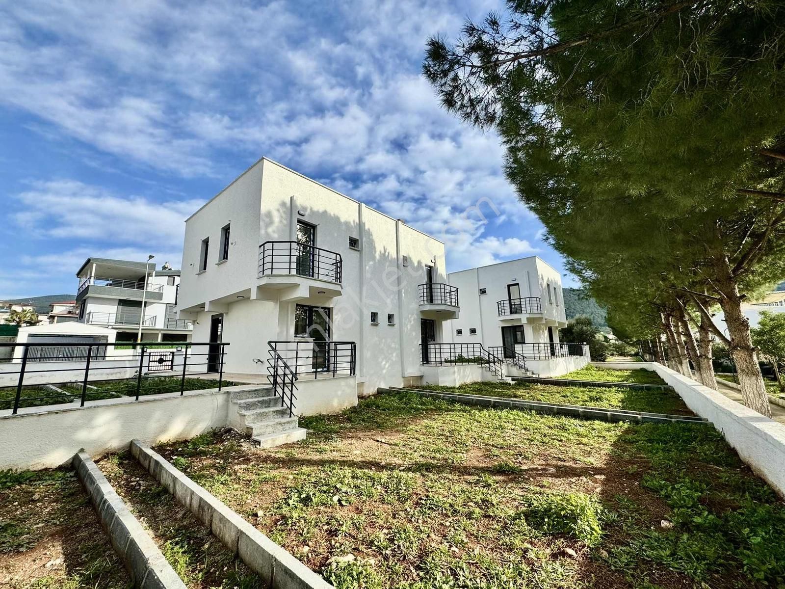 Akbükte Sıfır Geniş Bahçeli Kelepir 2+1 İkiz Villa - Görsel 26