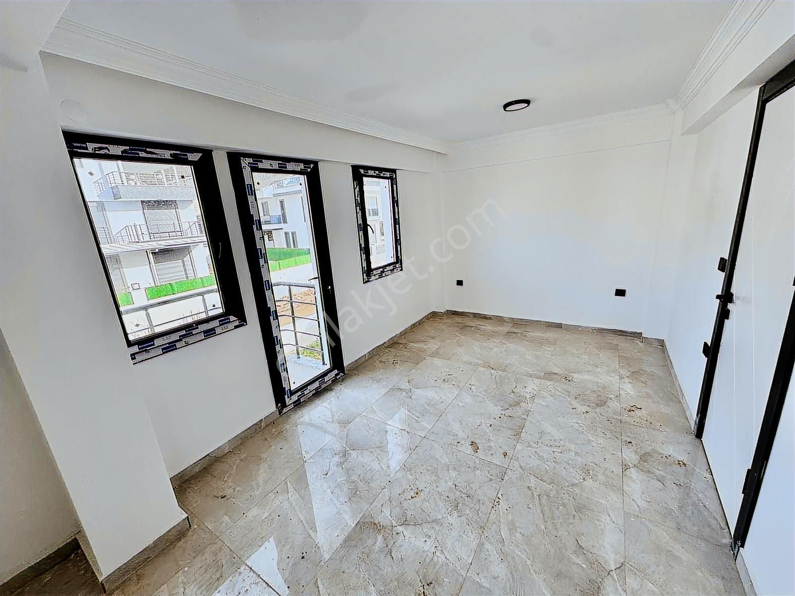 Akbükte Sıfır Geniş Bahçeli Kelepir 2+1 İkiz Villa - Görsel 6