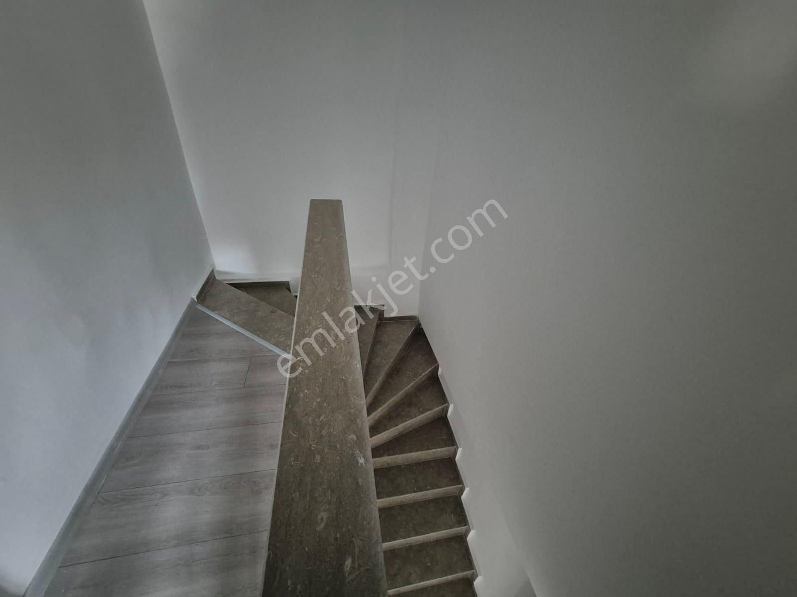 Kanal Mah Asansörlü Tramvaya 300m İskanlı Cam Balkon 5+1 Daire - Görsel 13
