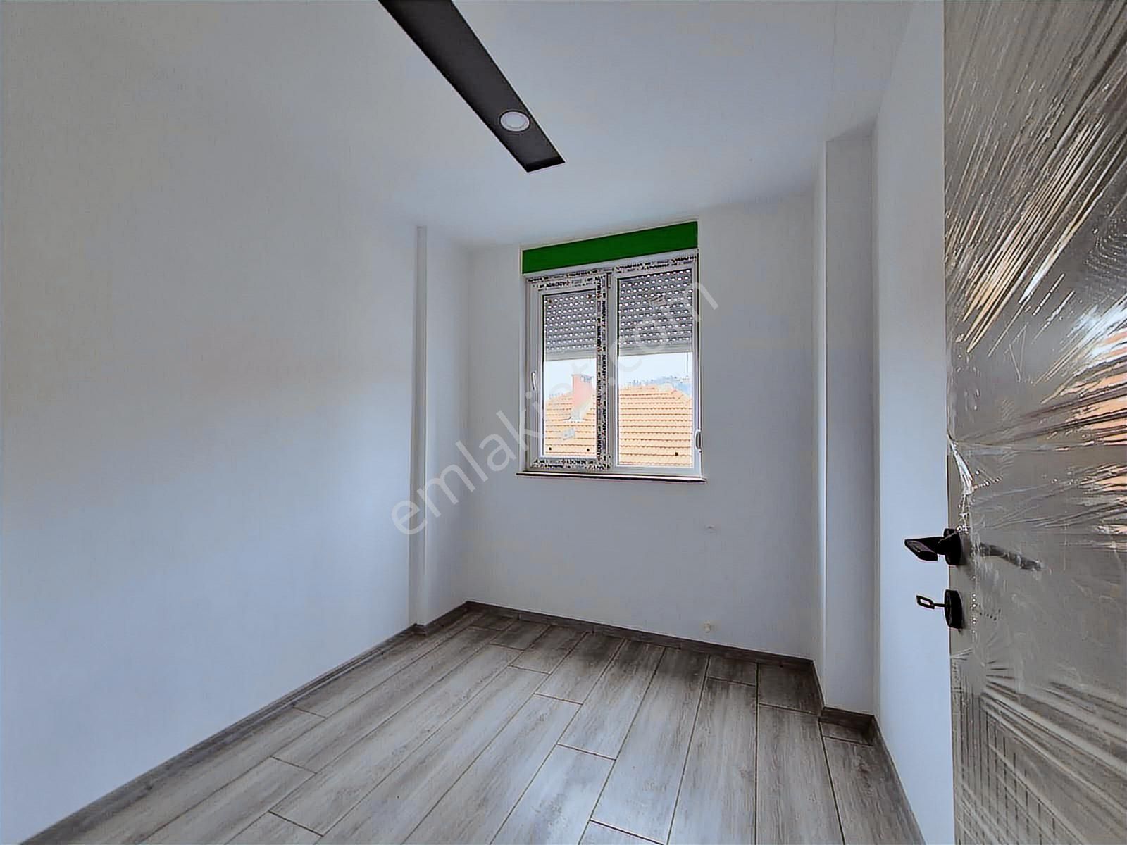 Kanal Mah Asansörlü Tramvaya 300m İskanlı Cam Balkon 5+1 Daire - Görsel 5