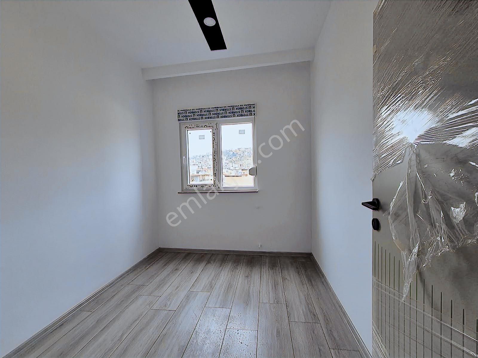 Kanal Mah Asansörlü Tramvaya 300m İskanlı Cam Balkon 5+1 Daire - Görsel 7