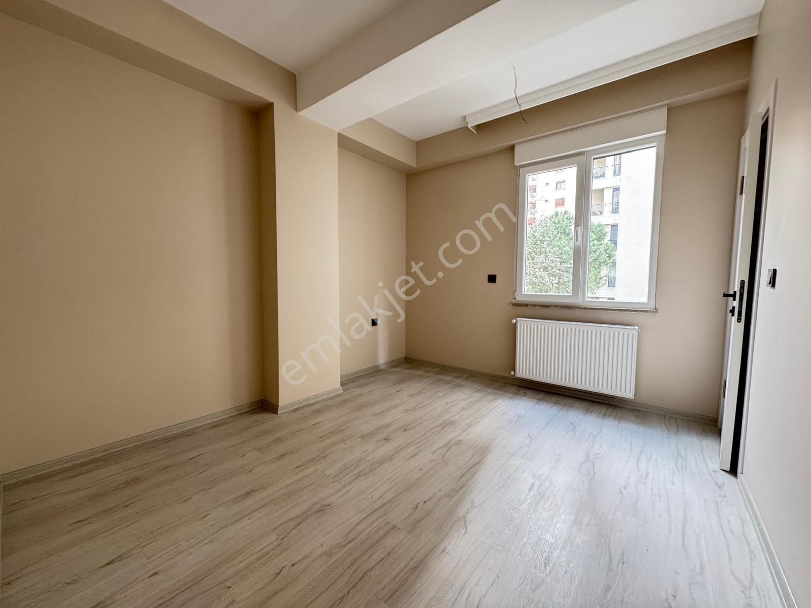 Suadiye'de Sahile Yakın Balkonlu Yeni Sıfır Daire 2+1 - Görsel 9