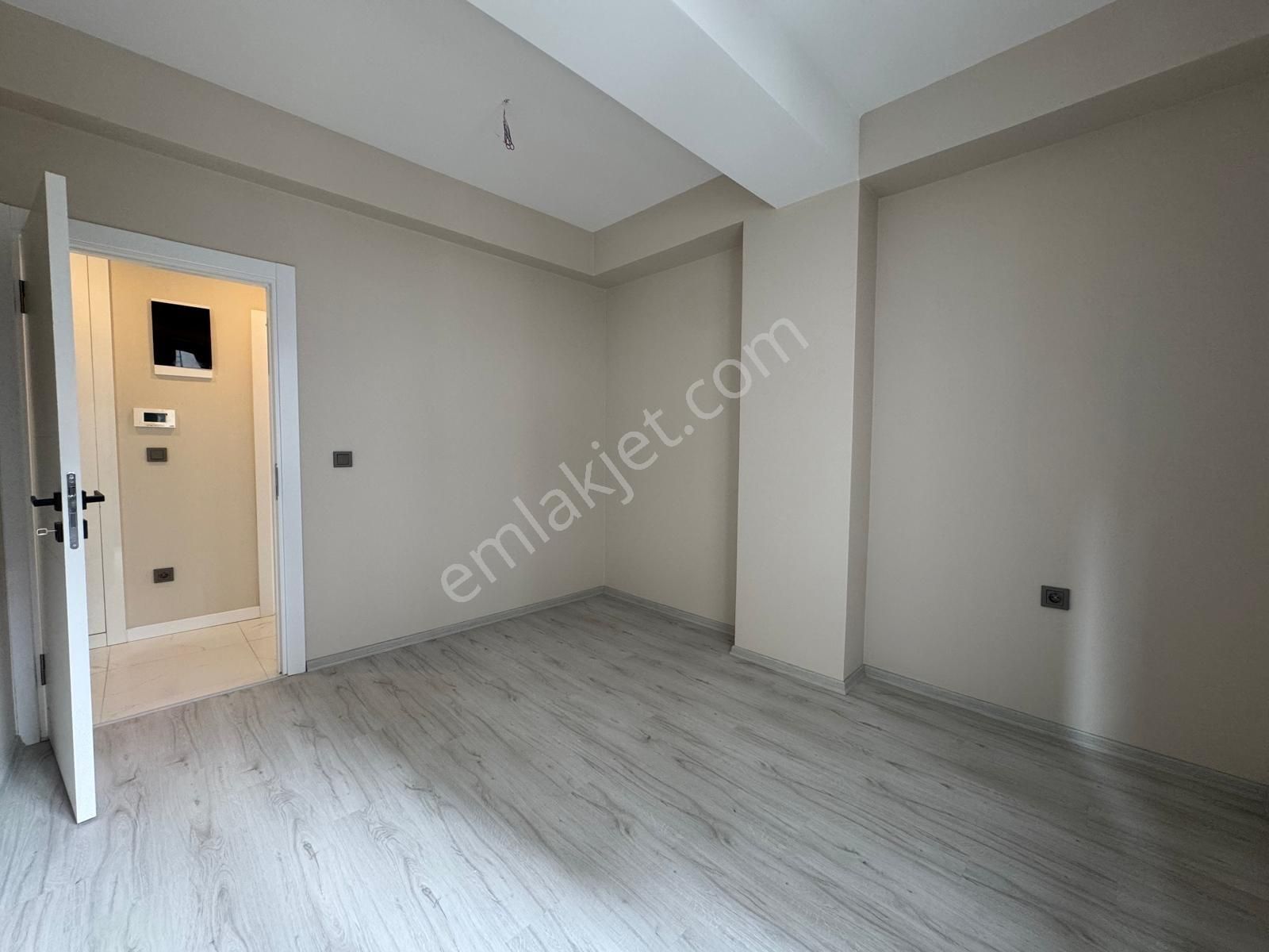 Suadiye'de Sahile Yakın Balkonlu Yeni Sıfır Daire 2+1 - Görsel 19