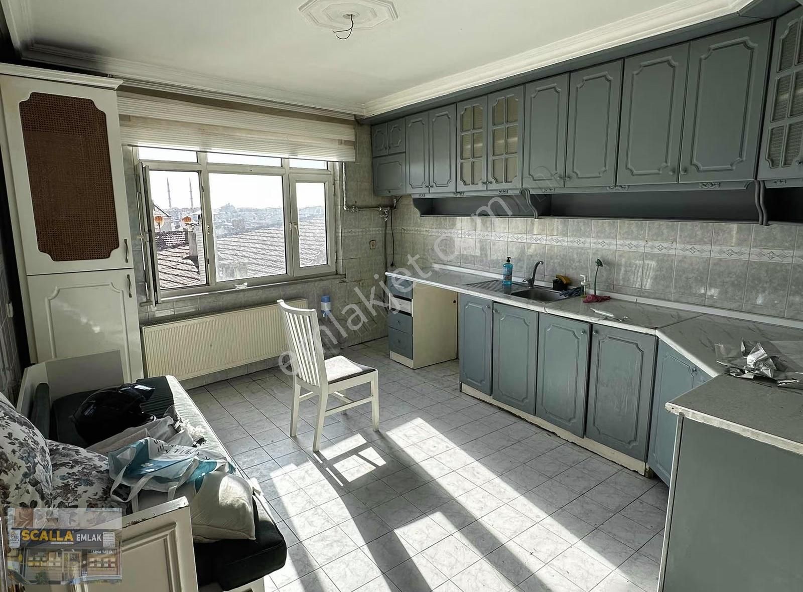 Sefaköy Metrobüse 6 Dk | 135 M² | 3+1 | 30 M² Balkon + Mangal - Görsel 13