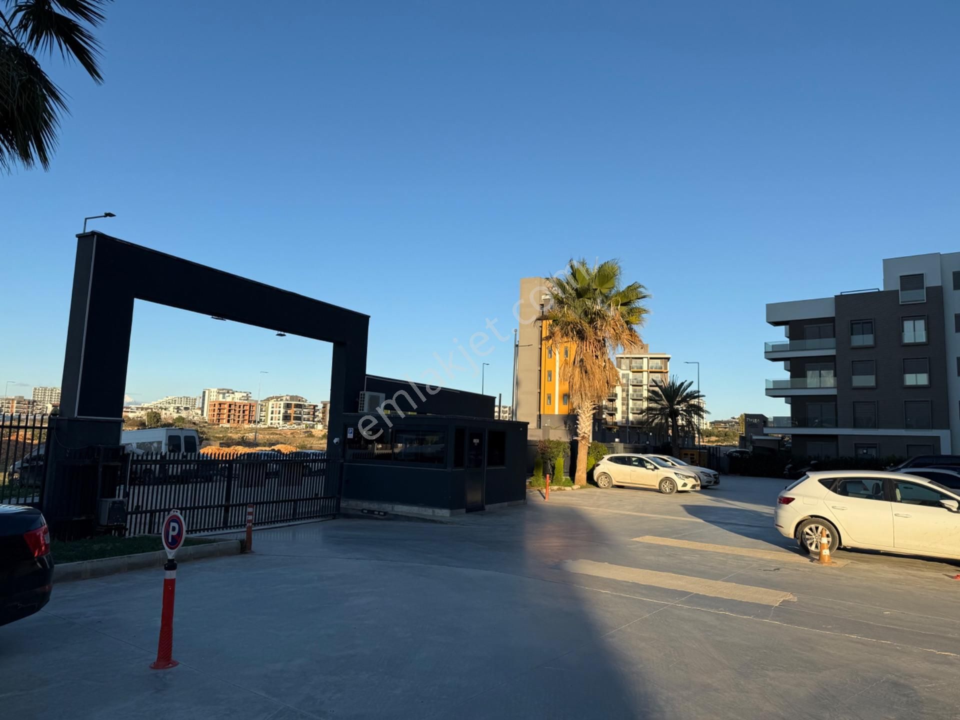 Altıntaş Havuzlu Otoparklı Site İçi Eşyalı 1+1 Kiralık - Görsel 24