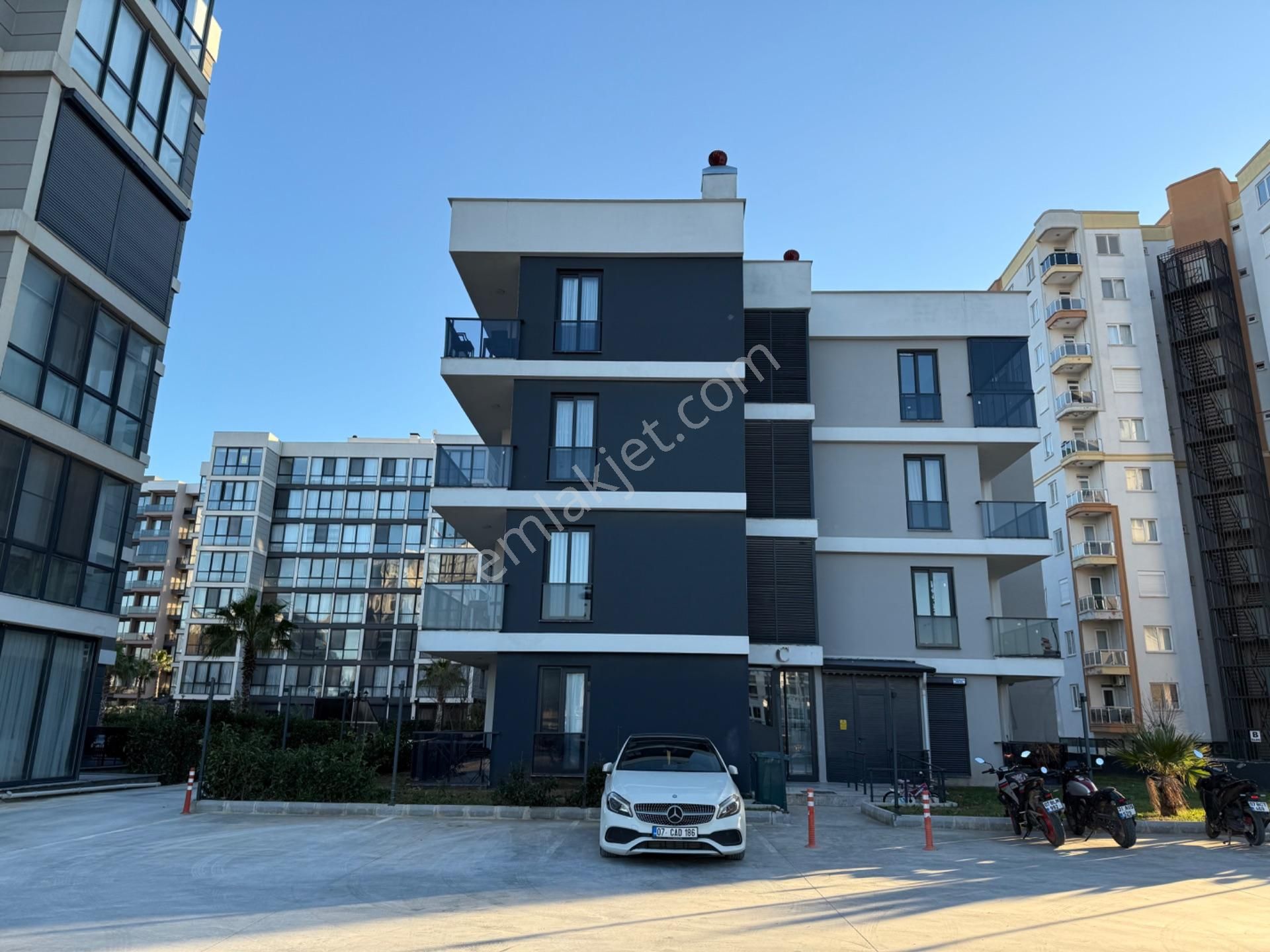 Altıntaş Havuzlu Otoparklı Site İçi Eşyalı 1+1 Kiralık - Görsel 29