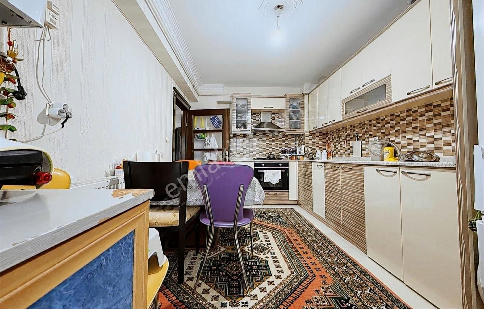 Kuşcağız Hakim Sokak'da 140m2 Çok Geniş 3+1 Full Yapılı Daire - Görsel 2