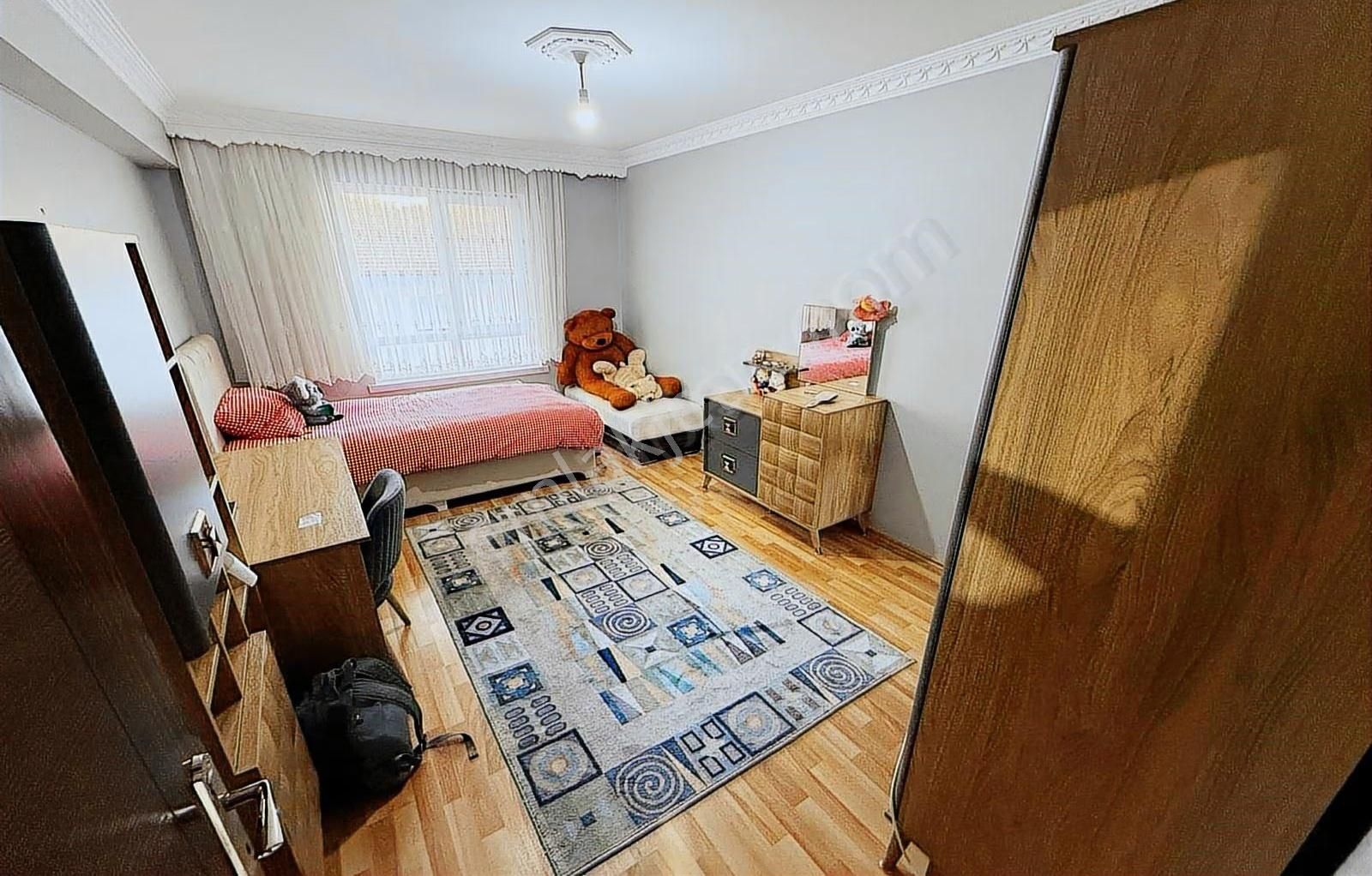 Kuşcağız Hakim Sokak'da 140m2 Çok Geniş 3+1 Full Yapılı Daire - Görsel 9