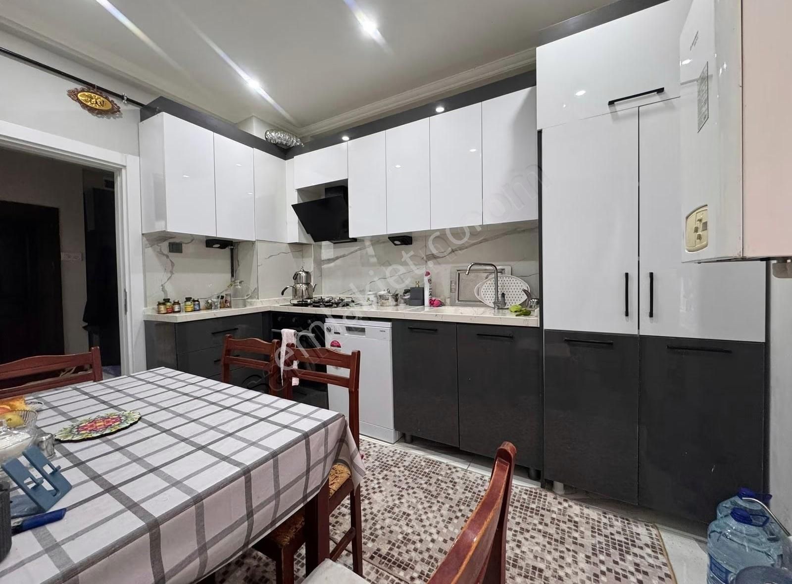 Pınarbaşı Mh Giriş Katta Merkezi Bölge'de Lüx Yapılı 3+1 Daire - Görsel 3