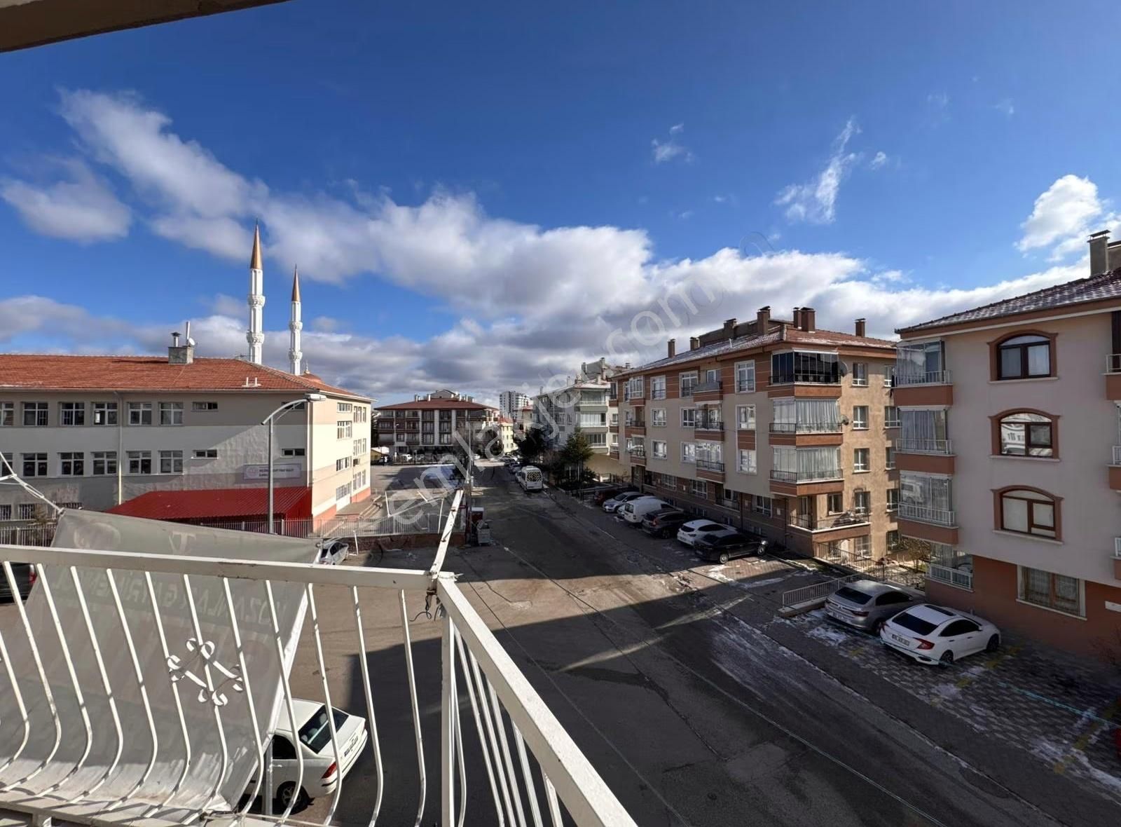 Atapark Mahallesin'de Asansörlü Konforlu& Ultra Lüks 4+1 - Görsel 11