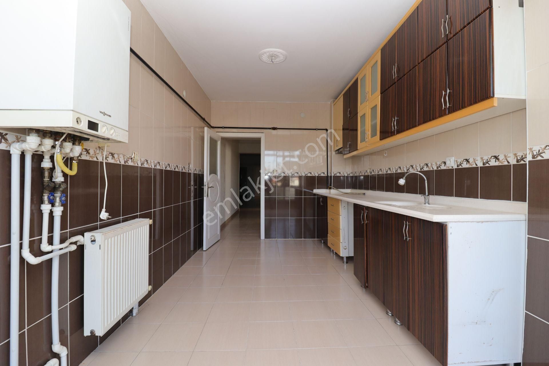 Akif'ten Sincan Pınarbaşın'da Site'de Ön Cephe Cadde Üzeri Asansörlü 4+1 Kiralık Daire - Görsel 5