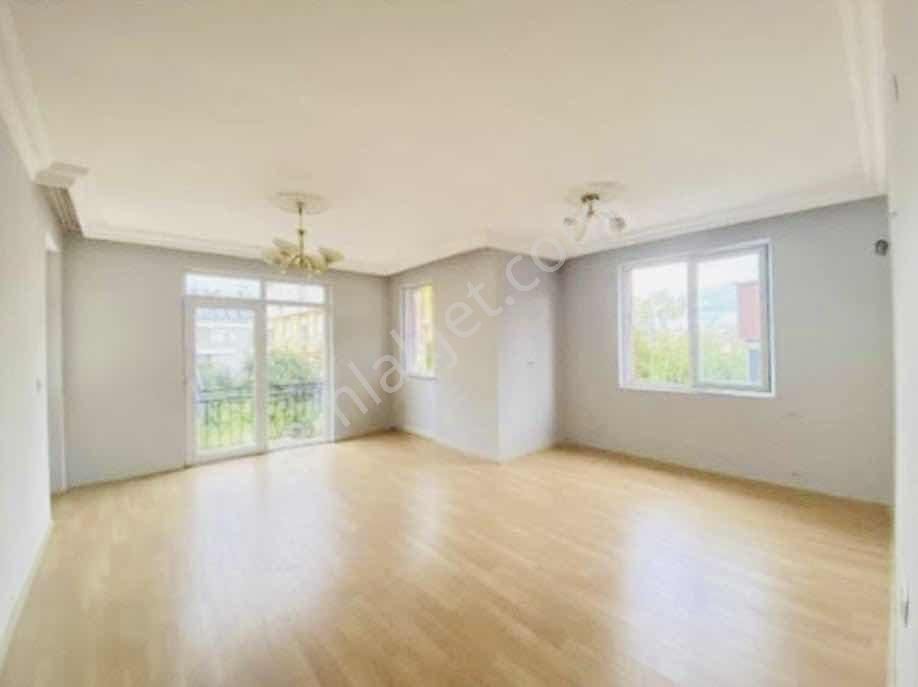 Yeni Emek Mah 2 Ayrı Daire Olmaya Müsait Geniş Dublex