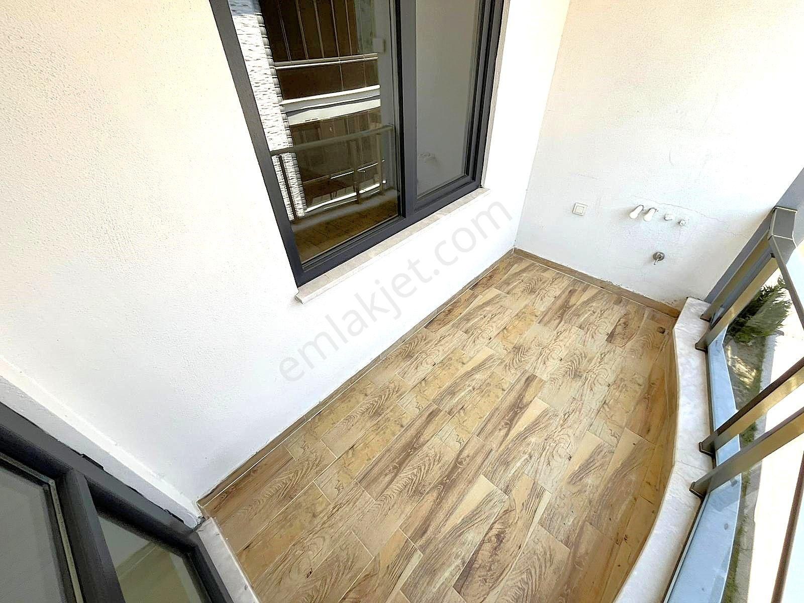 Akçay'da Aygül Ayrıcalığı İle 5 Yaşında Doğalgaz Kombili Ve Asansörlü Geniş Fırsat 1+1 Satılık Daire - Görsel 32