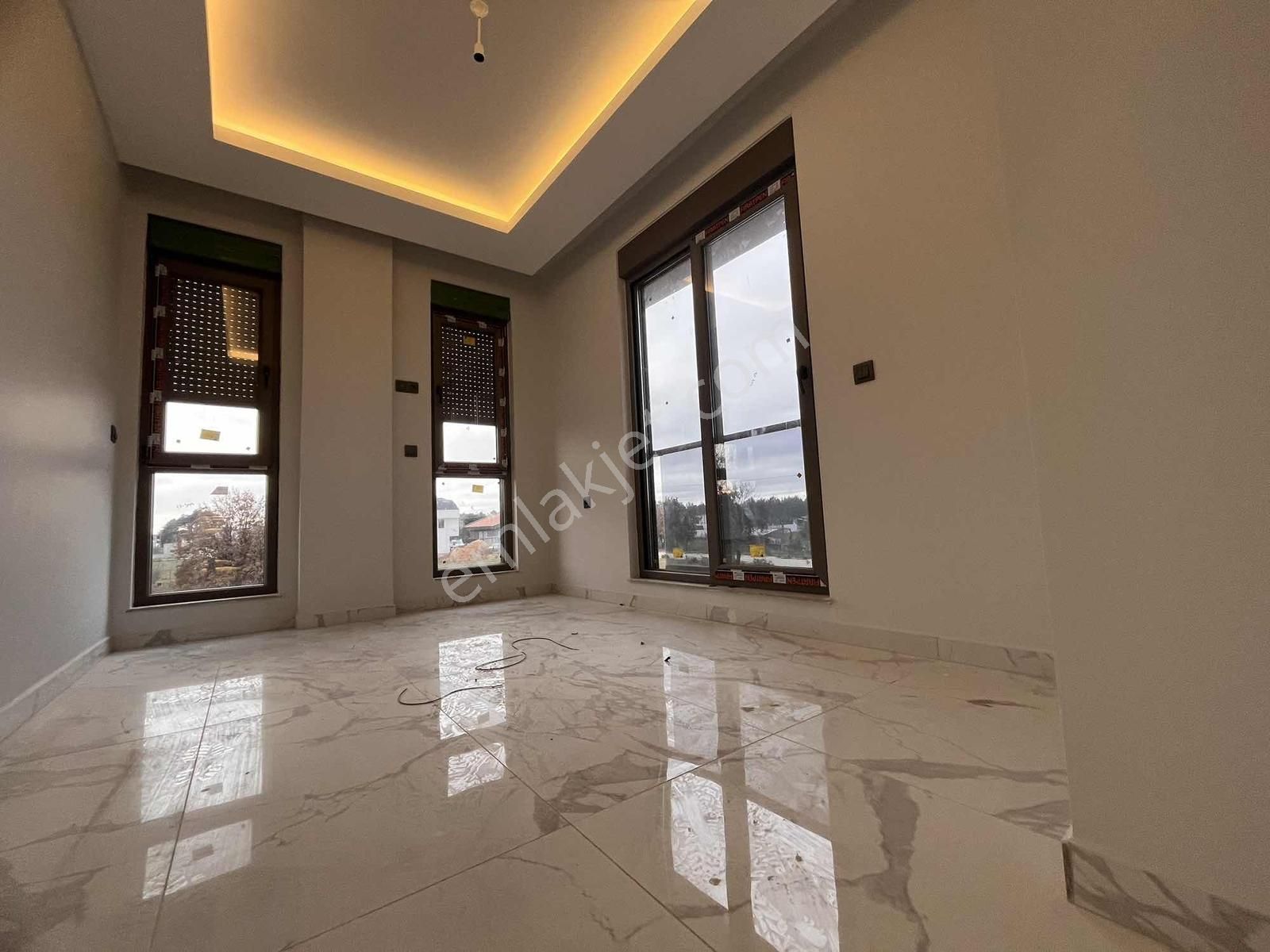 Doğa İle İç İçe Kaliteli İşçilik Ve Muhteşem Manzaralı Villa - Görsel 20