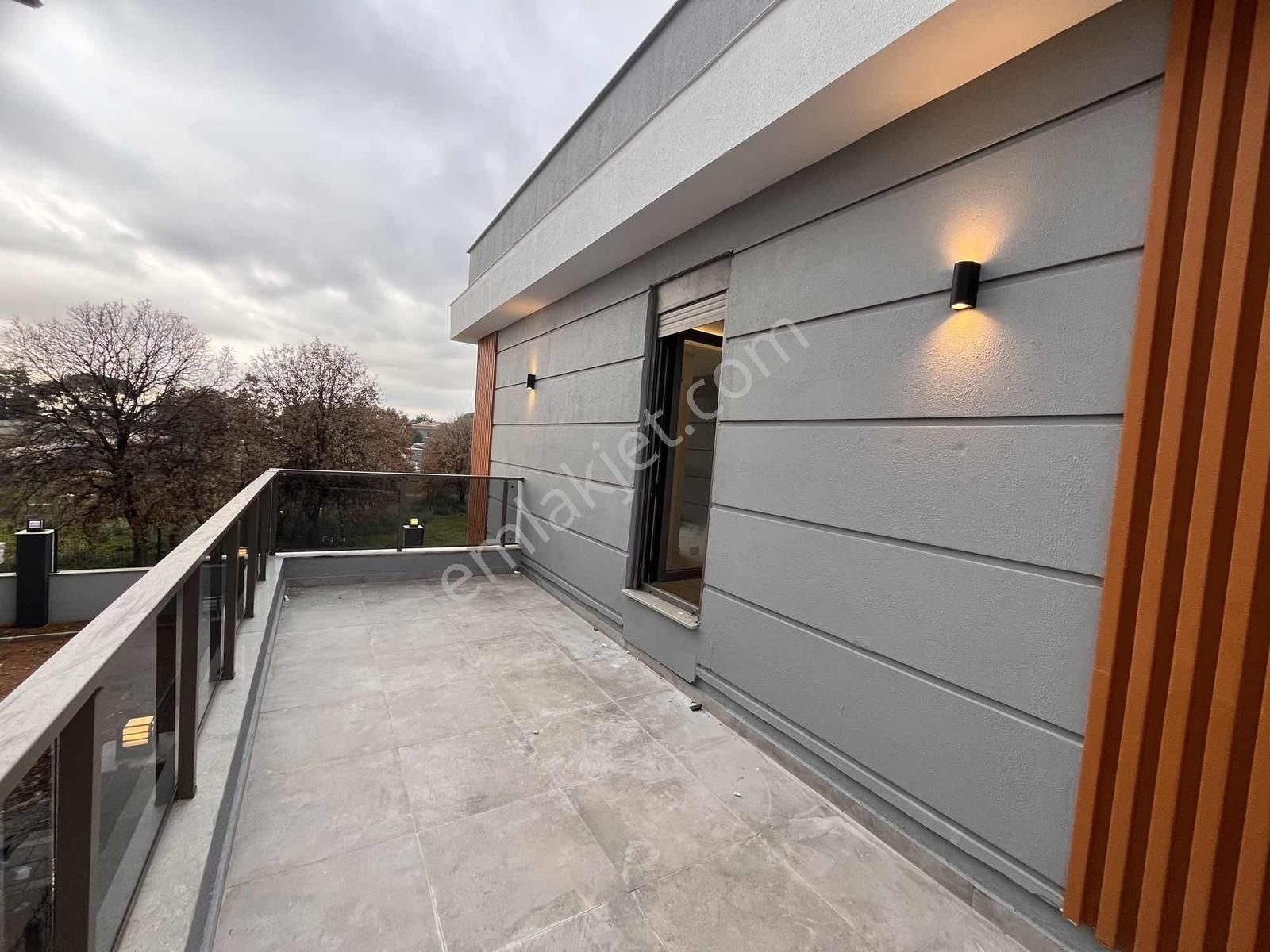 Doğa İle İç İçe Kaliteli İşçilik Ve Muhteşem Manzaralı Villa - Görsel 12