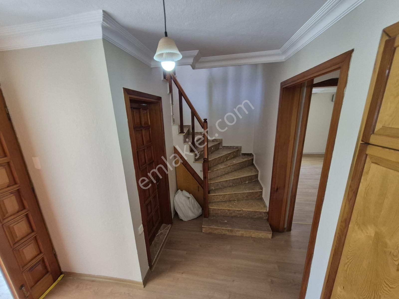 Yenimahalle Plajlarına 50mt Müstakil Villa - Görsel 31
