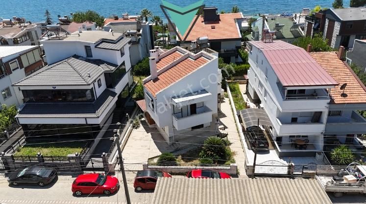 Yenimahalle Plajlarına 50mt Müstakil Villa - Görsel 34