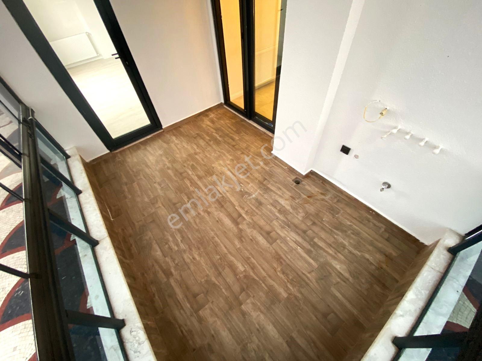 Kadıköy'de Aygül'den Nezih Site İçi Ara Kat Ön Cephe Giyinme Odalı Güvenlikli 3+1 Satılık Lüks Daire - Görsel 12