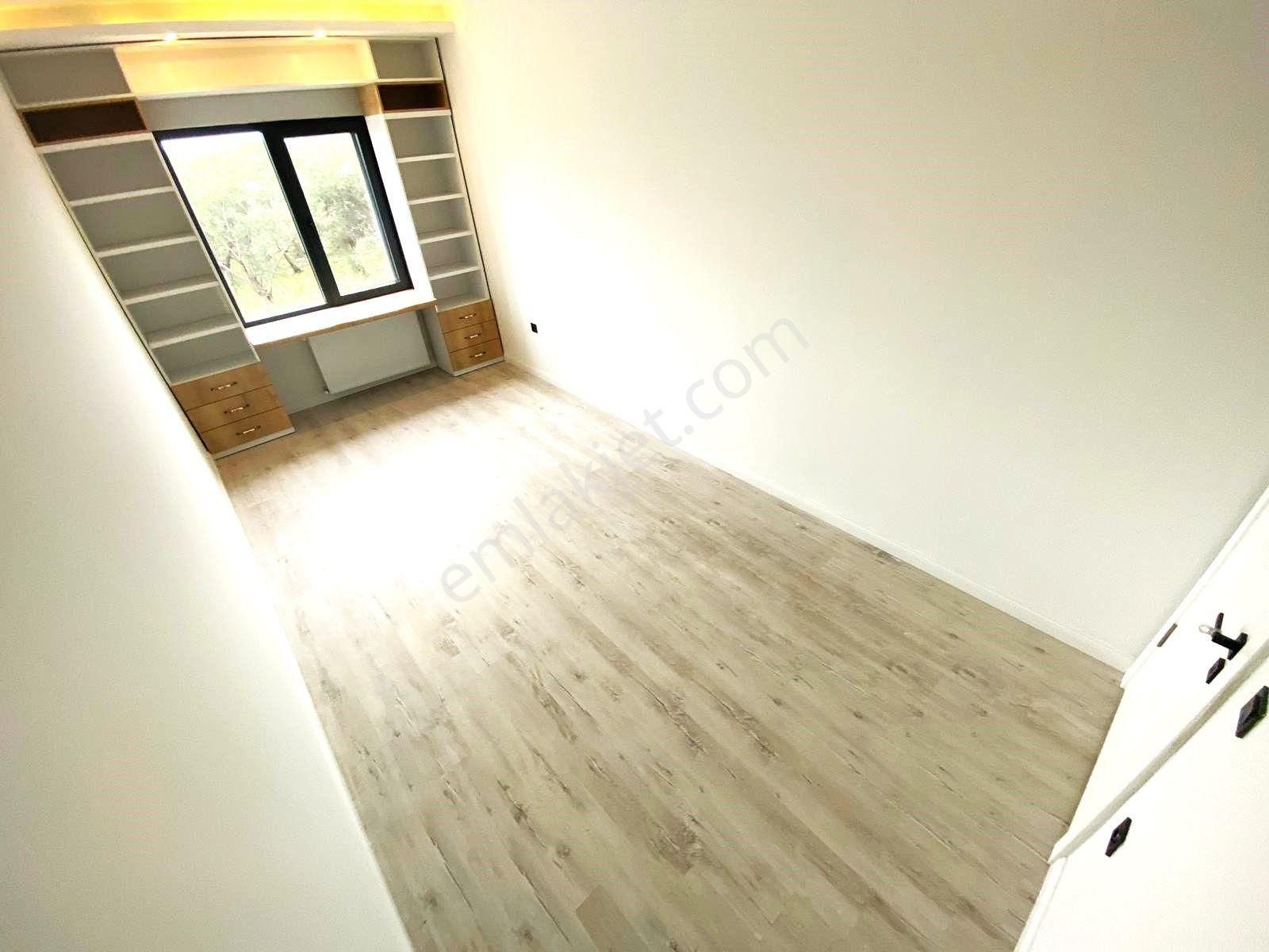 Kadıköy'de Aygül'den Nezih Site İçi Ara Kat Ön Cephe Giyinme Odalı Güvenlikli 3+1 Satılık Lüks Daire - Görsel 26