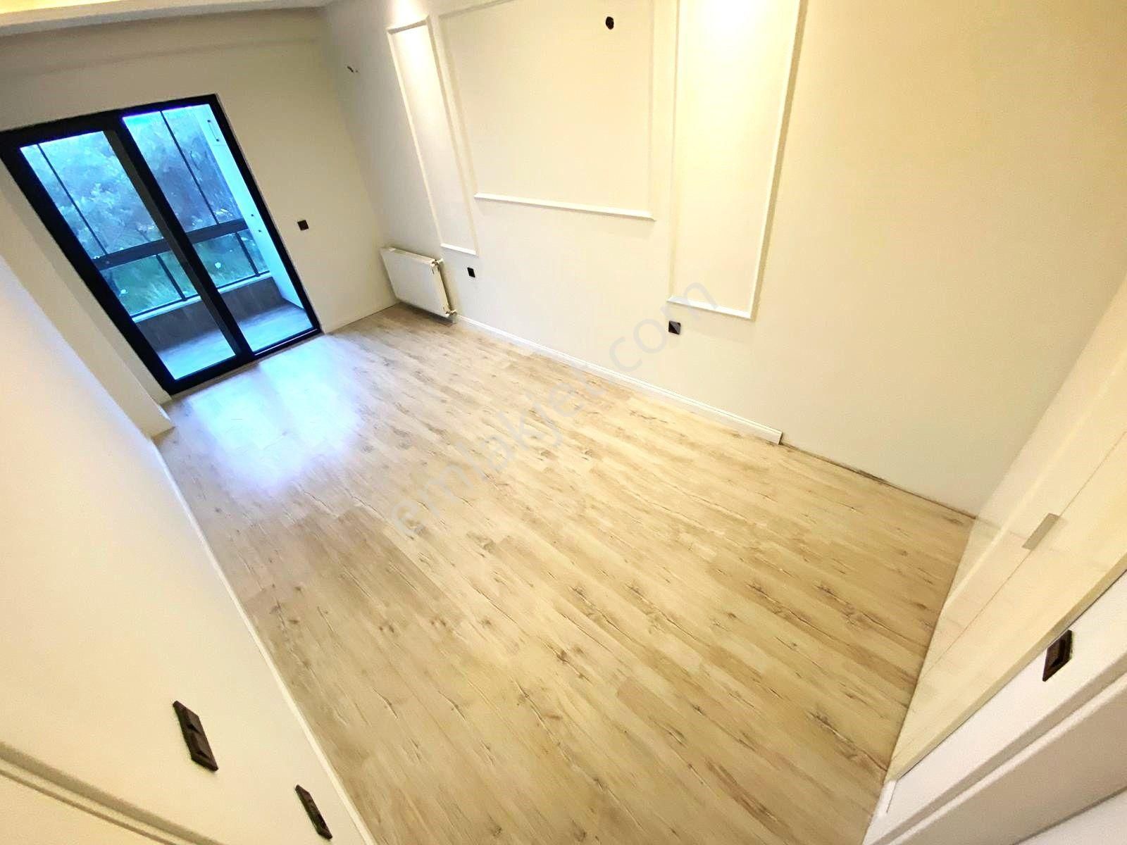 Kadıköy'de Aygül'den Nezih Site İçi Ara Kat Ön Cephe Giyinme Odalı Güvenlikli 3+1 Satılık Lüks Daire - Görsel 18