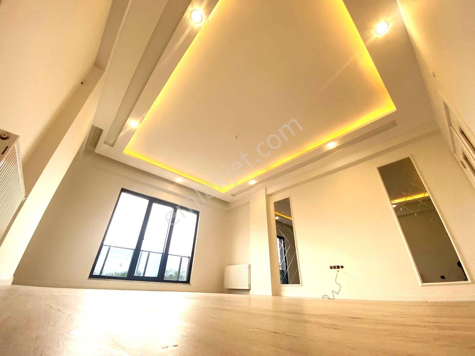 Kadıköy'de Aygül'den Nezih Site İçi Ara Kat Ön Cephe Giyinme Odalı Güvenlikli 3+1 Satılık Lüks Daire - Görsel 9