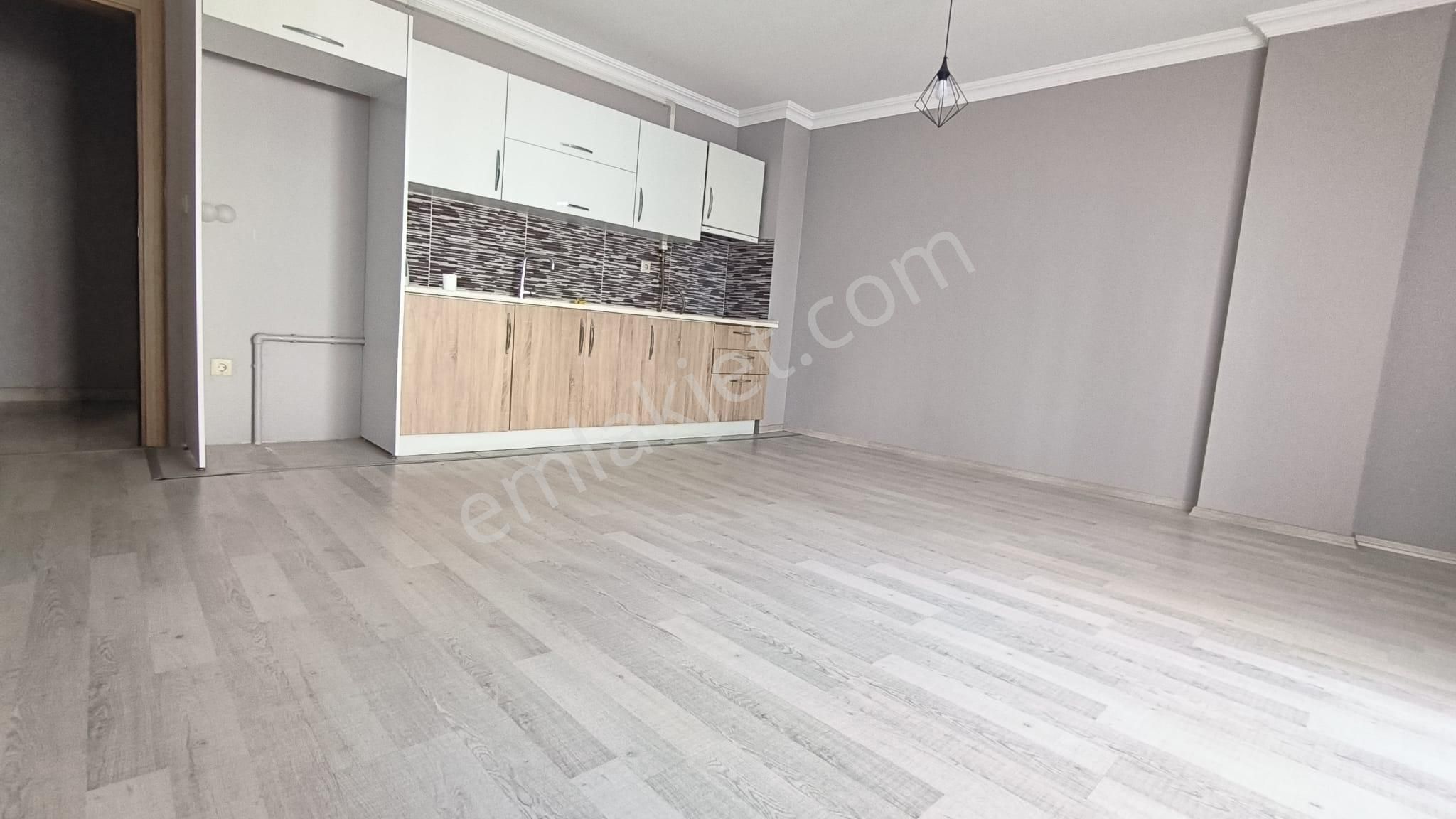 Trabzon Meydan Kemerkay Da Kiralık 1+1 Daire - Görsel 13