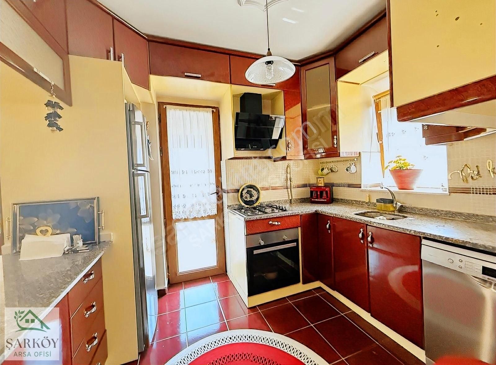 Bahçelievler Mah Havuzlu Site İçerisinde Denize Sıfır Villa - Görsel 4