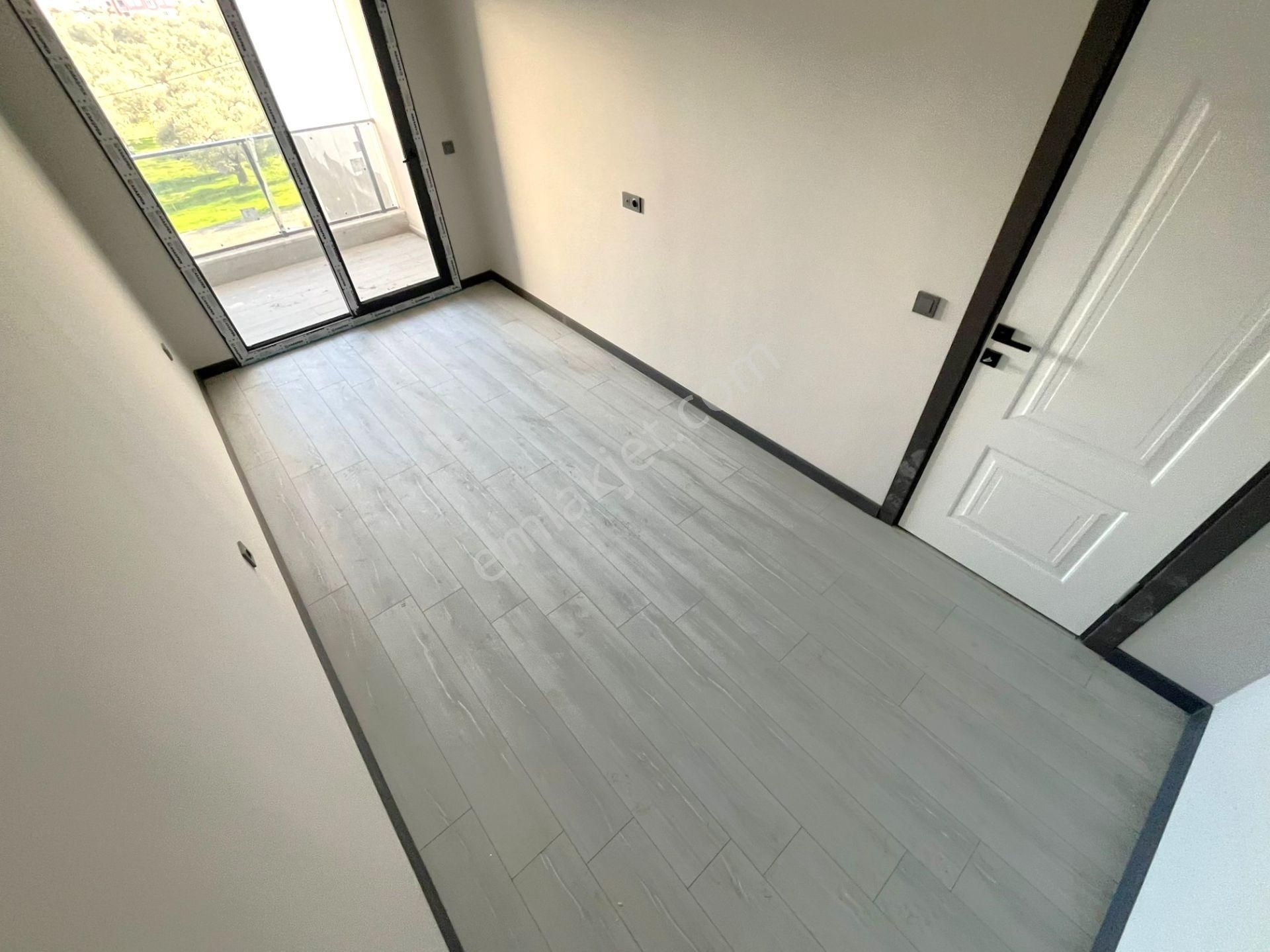 Kadıköy'de Aygül Farkı İle Sıfır Ara Kat Yerden Isıtma Doğalgazlı Kapalı Otoparklı 2+1 Satılık Daire - Görsel 12