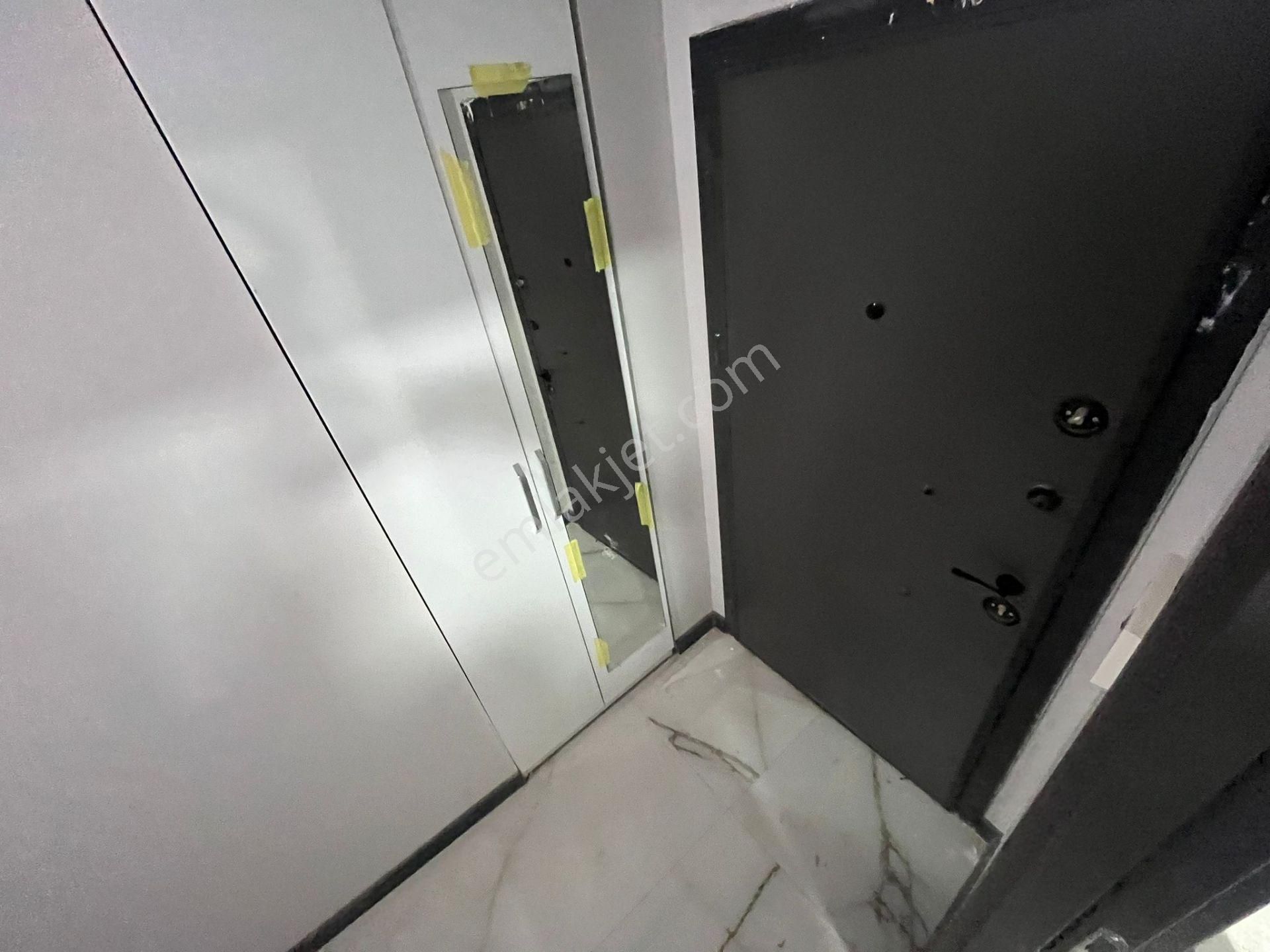 Kadıköy'de Aygül Farkı İle Sıfır Ara Kat Yerden Isıtma Doğalgazlı Kapalı Otoparklı 2+1 Satılık Daire - Görsel 11