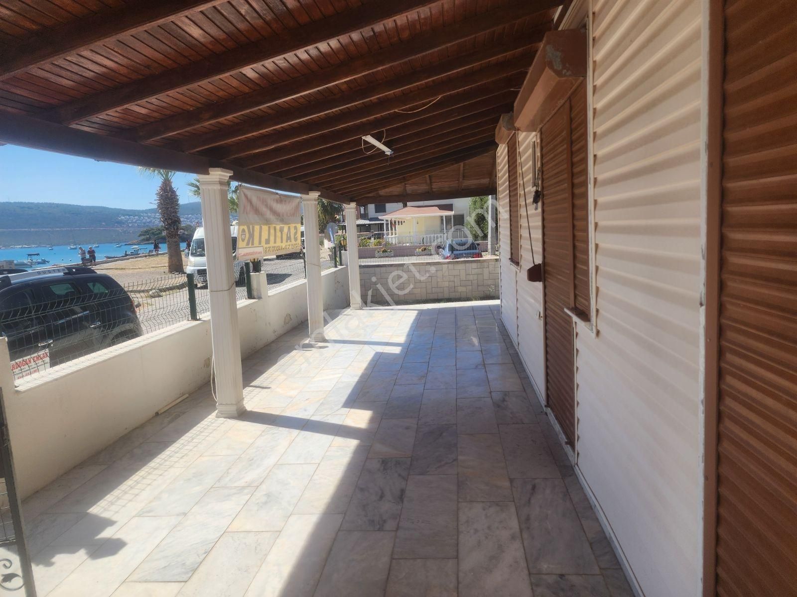 Mordoğan Emlaktan Manal Koyunda Denize Sıfır Satılık Yazlık - Görsel 15