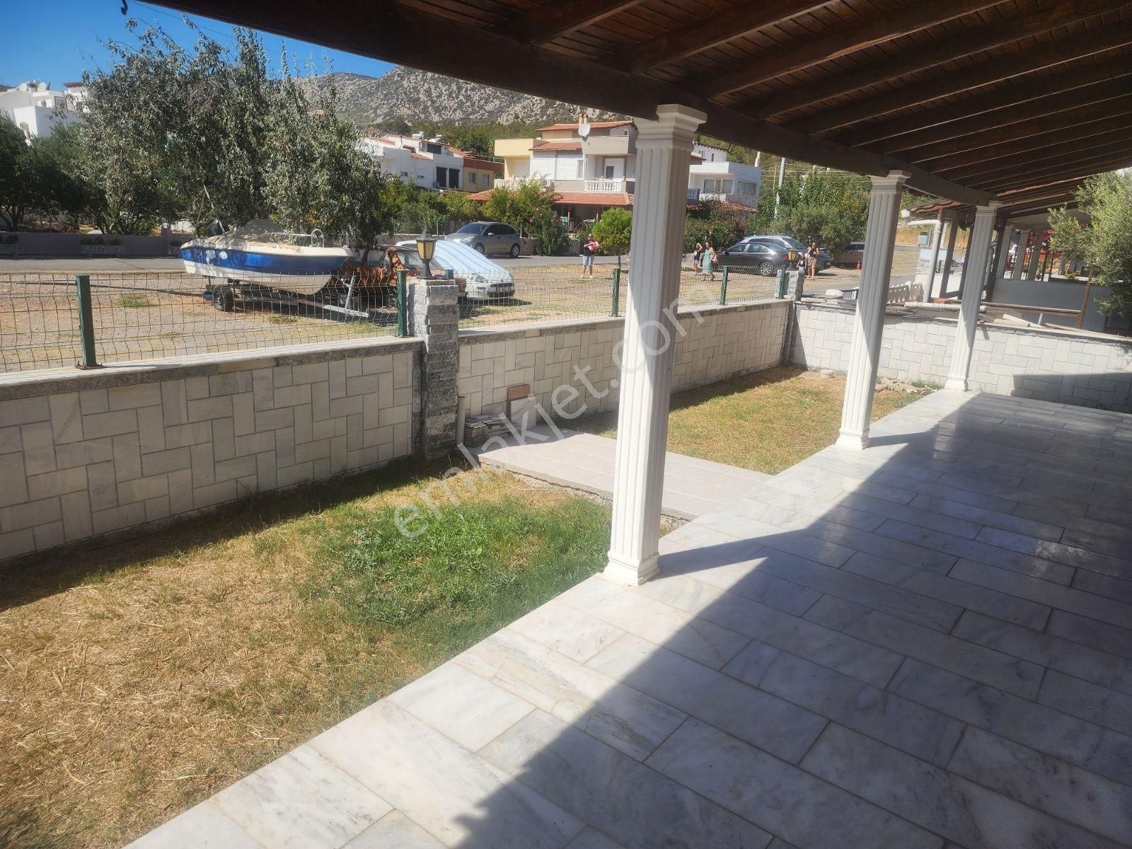 Mordoğan Emlaktan Manal Koyunda Denize Sıfır Satılık Yazlık - Görsel 17