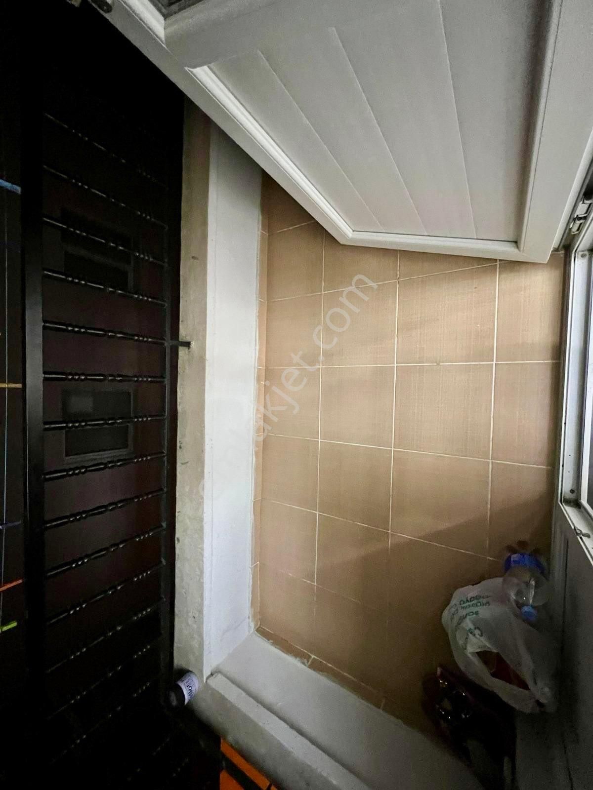 Ufuktepe Demirciler Sokakta Full Lüx Yapılı Ara Katta 3+1 - Görsel 22