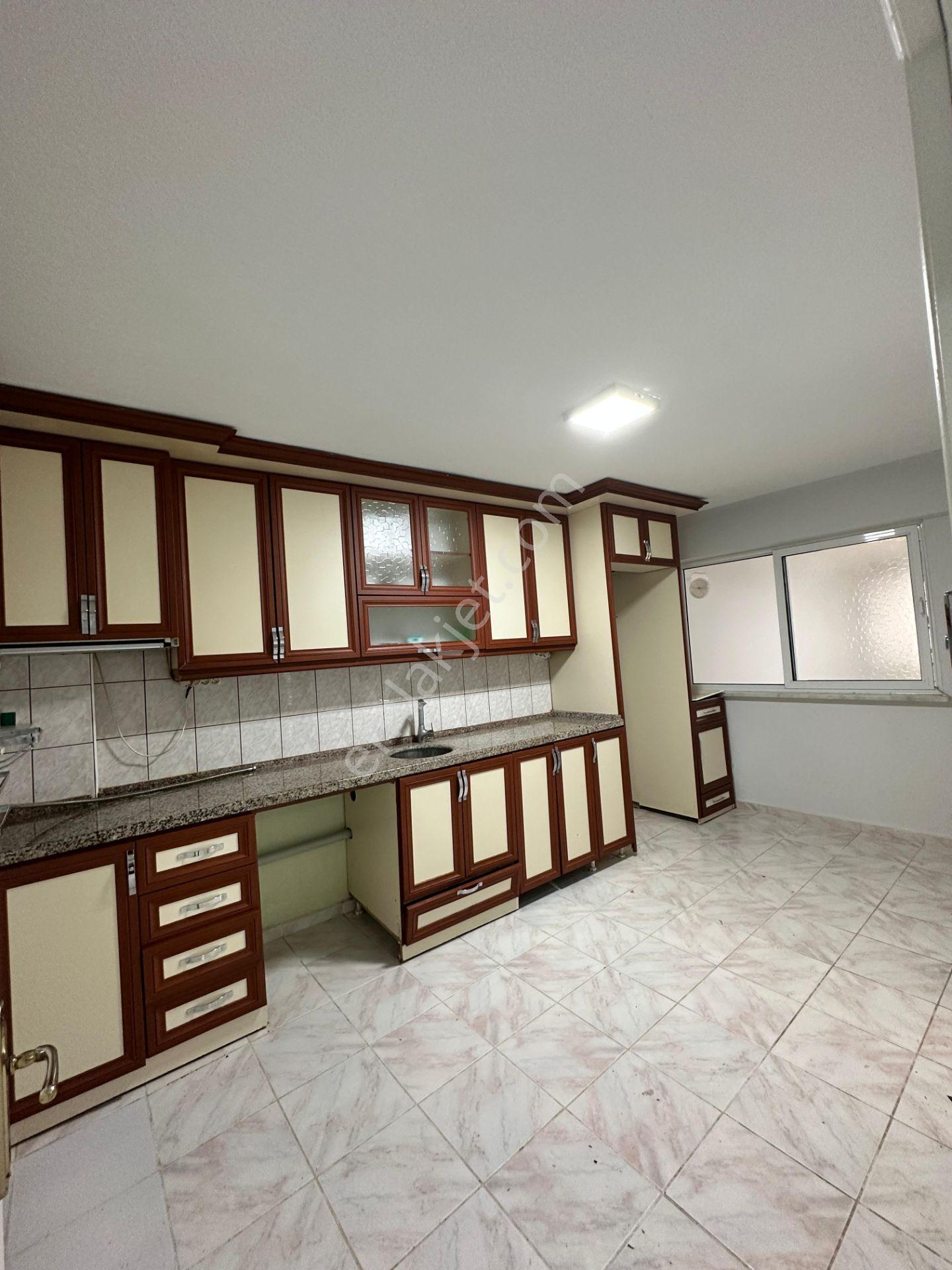 🏡adakale Mahallesi 🏡 ✅2+1 120m2 4 Katlının Yüksek Zemini ❇️kapalı Mutfak Petek Kombili