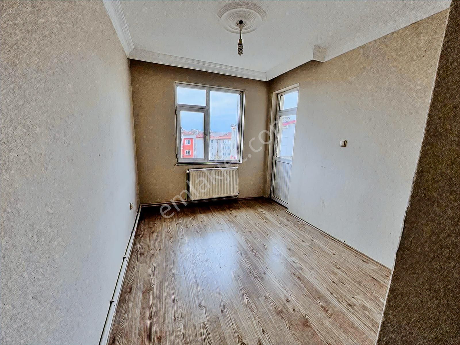 Tuğradan Muhittin'de Site İçinde Geniş 3+1 Kiralık Daire - Görsel 8