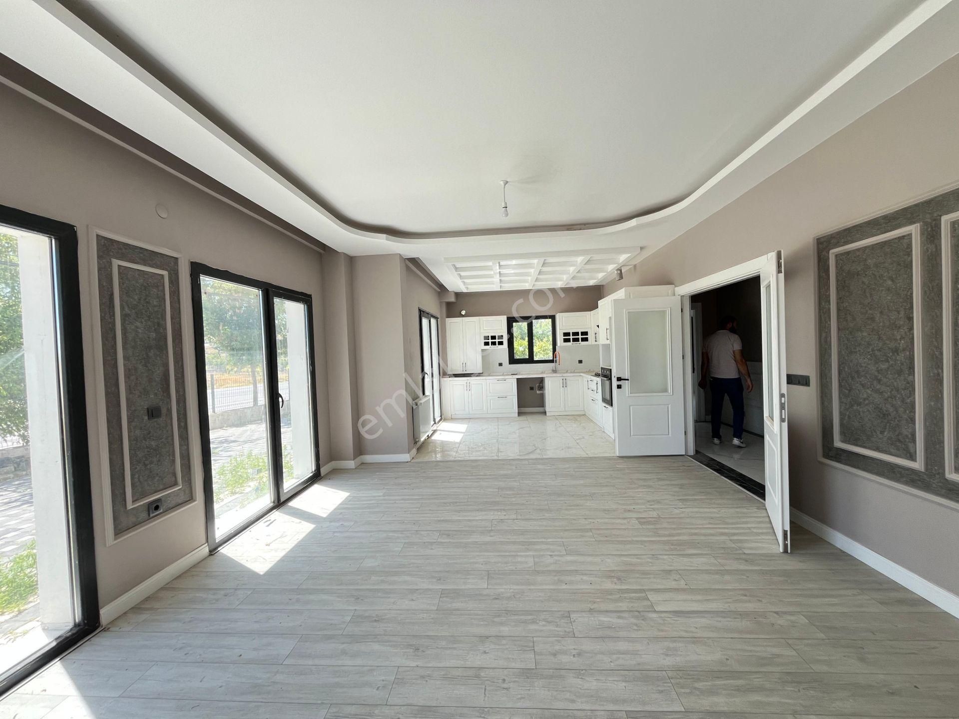 Gesi Saglık Mah. 4,5+1 Köşe Başı Bagımsız Sıfır Lüks Villa - Görsel 10