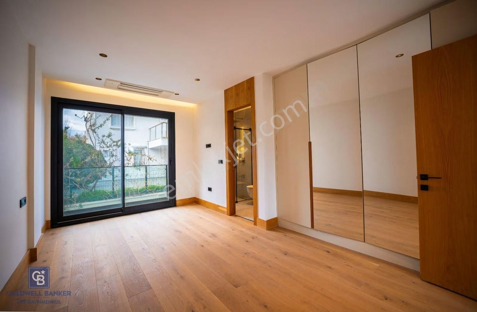 Çeşme Fenerburnunda Ultra Lüks 5+1 Müstakil Trıpleks Villa - Görsel 27