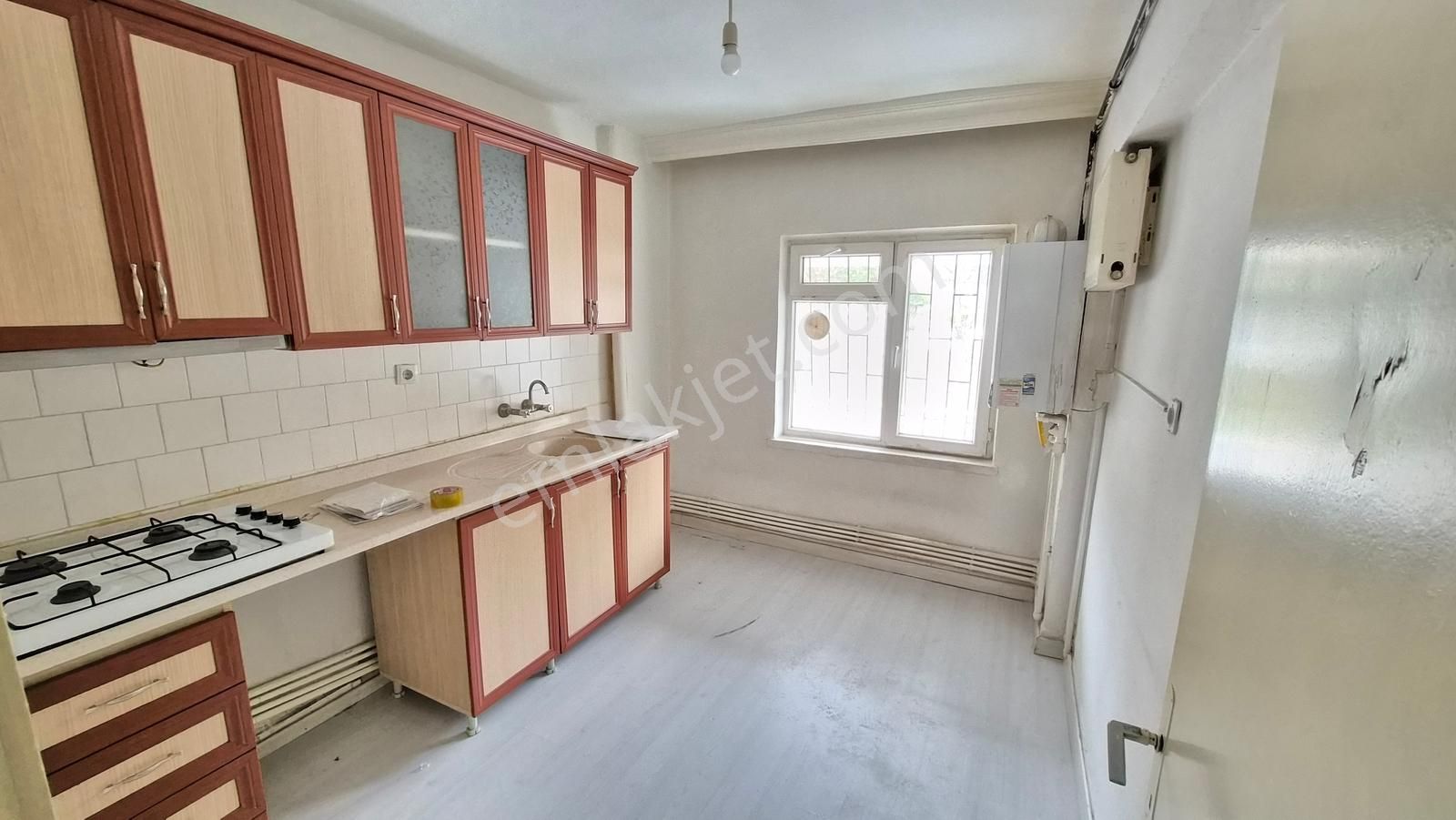 Tuzluçayırda Bağımsız Salon 1. Katta 3+1 Kiralık Daire - Görsel 13