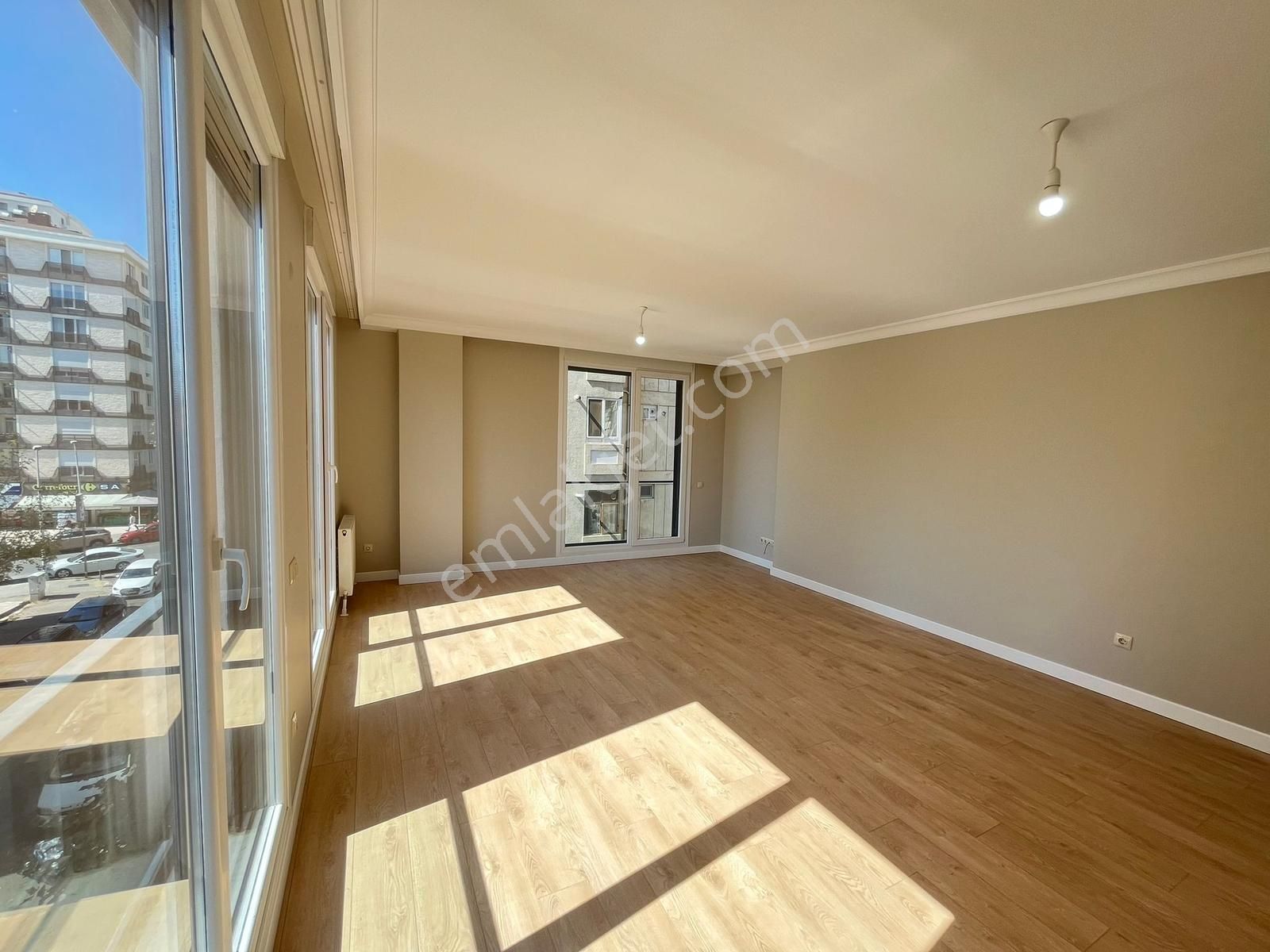 Utkudan Bostancı Merkezde Balkonlu Kombili Satılık 3+1 Daire - Görsel 5