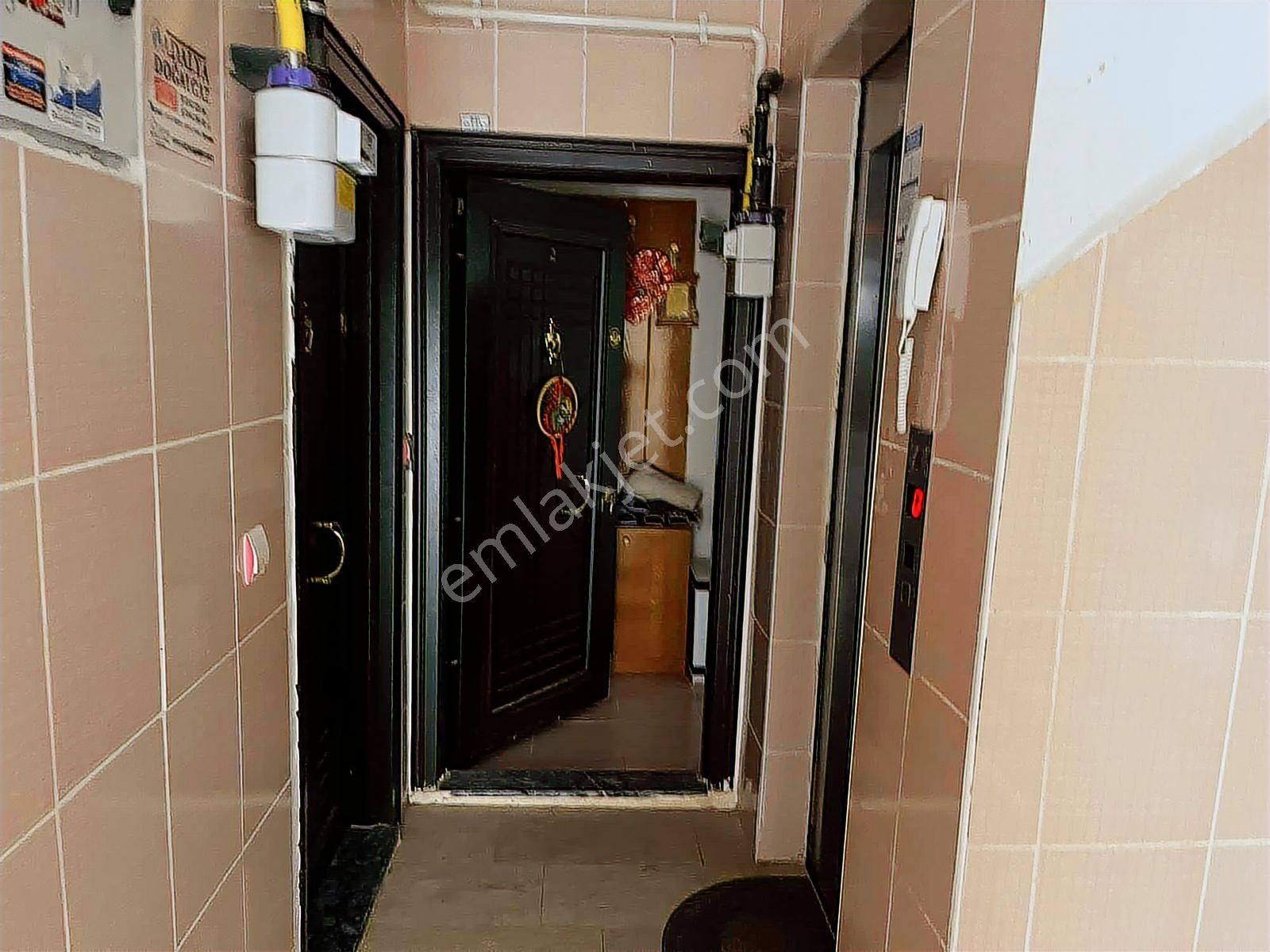 Kızılarık Mah Tramvaya 300 M Cadde Dibi Ters Dublex - Görsel 16