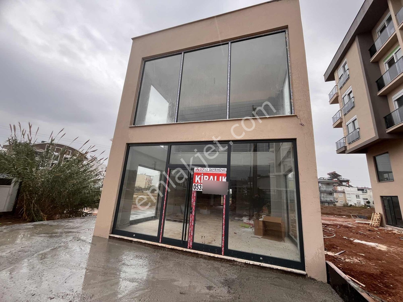 Karşıyaka Mah 3 Katlı Fırın Ruhsatlı Asansörlü Kiralık Dükkan