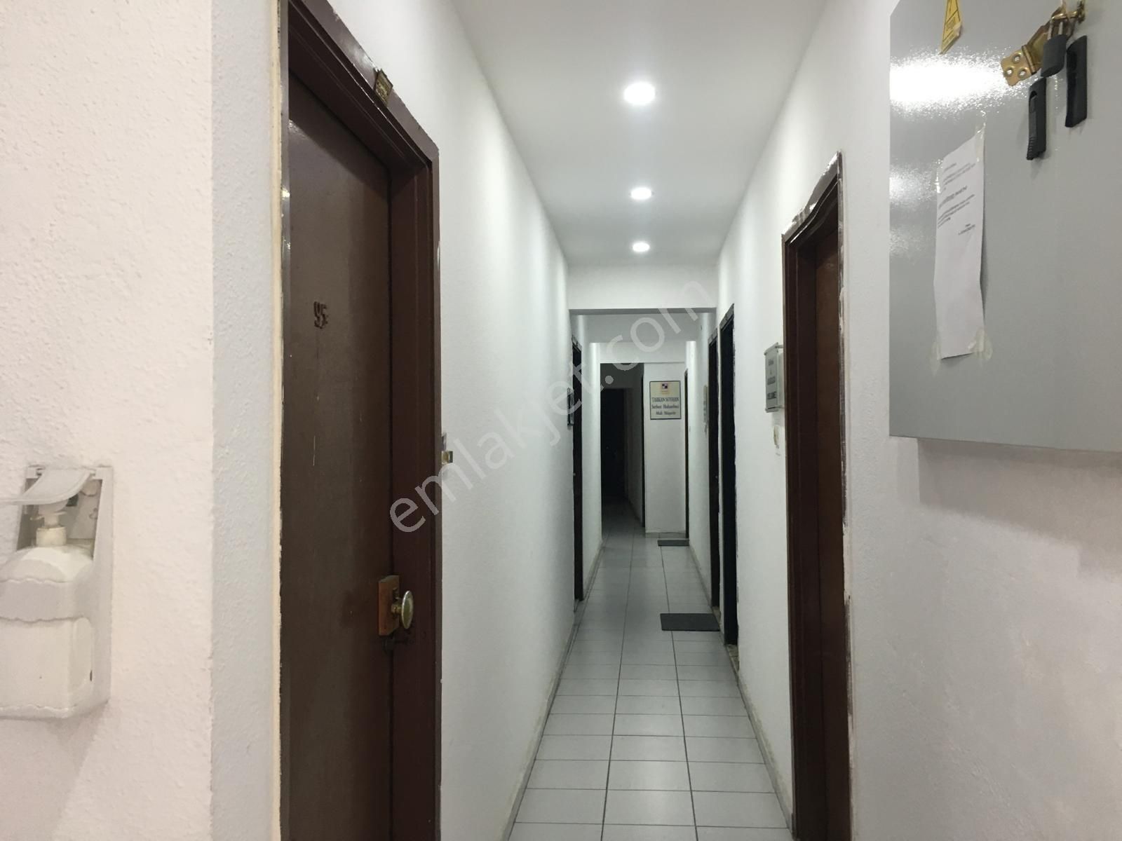 Bakırköy De İstanbul Caddesine Yakın 3.kat 25m2 Temiz Ofis - Görsel 8