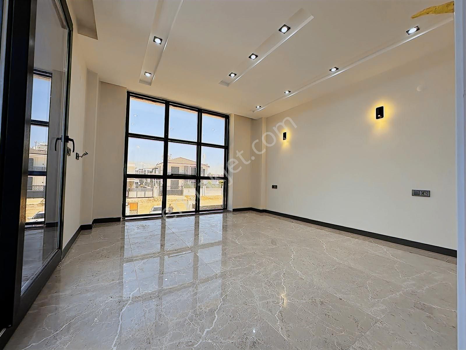 Modern Mimariye Sahip , Havuzlu Ve Verandalı Müstakil Lüks Villa - Görsel 26