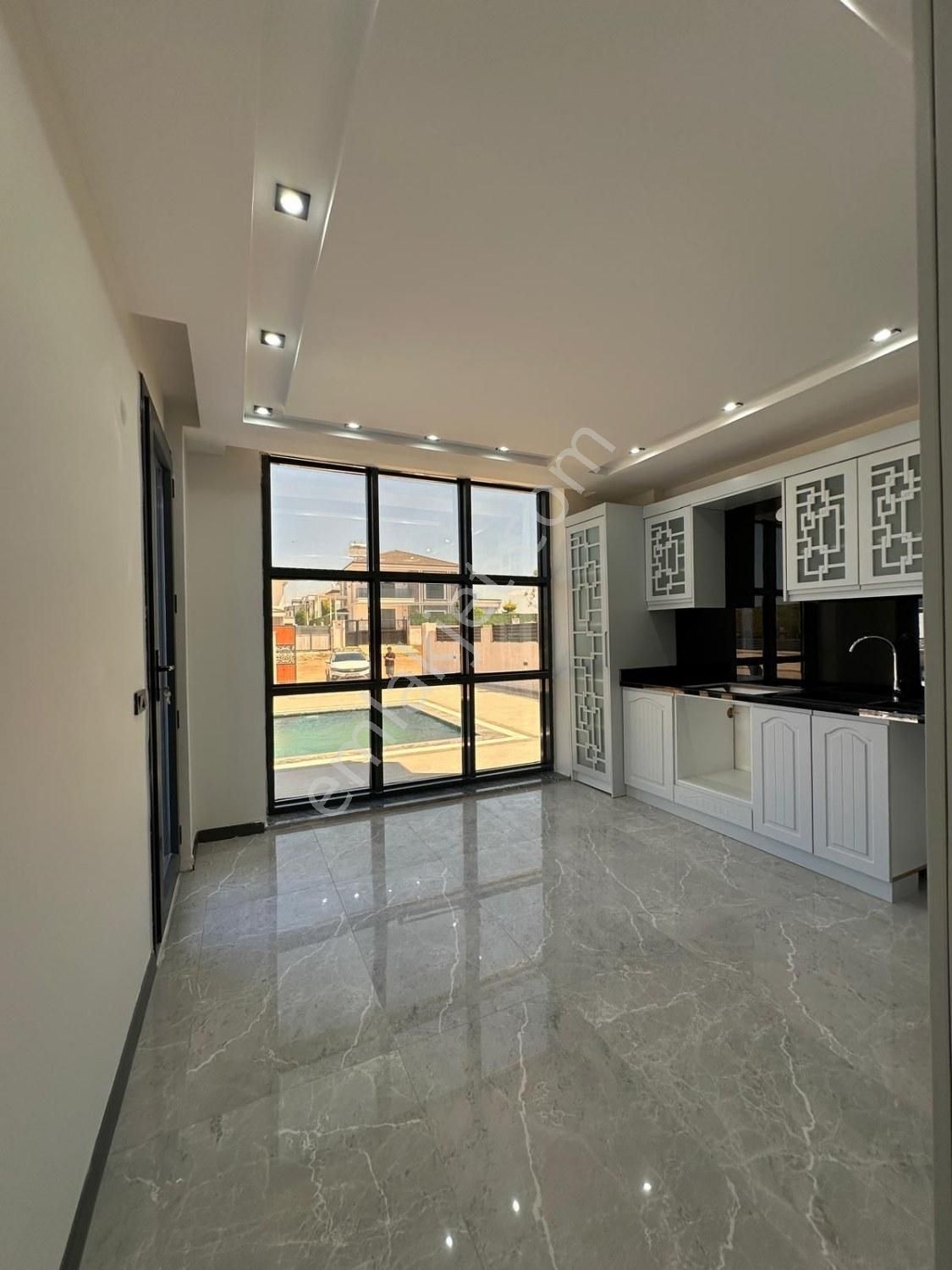 Modern Mimariye Sahip , Havuzlu Ve Verandalı Müstakil Lüks Villa - Görsel 35