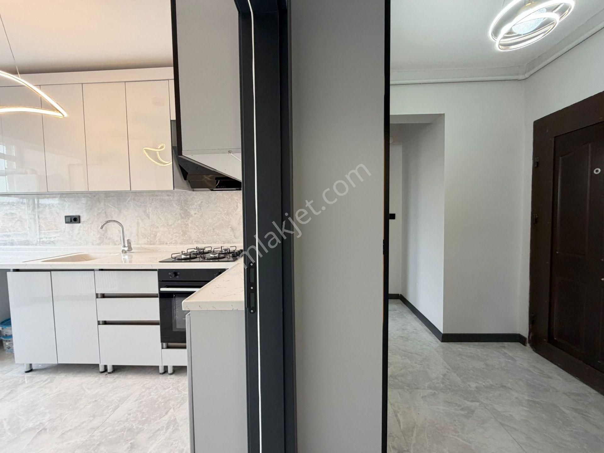 Öz'maşallah.dan Keçiörende Manzaralı Önü Açık Yapılı 3+1 - Görsel 26