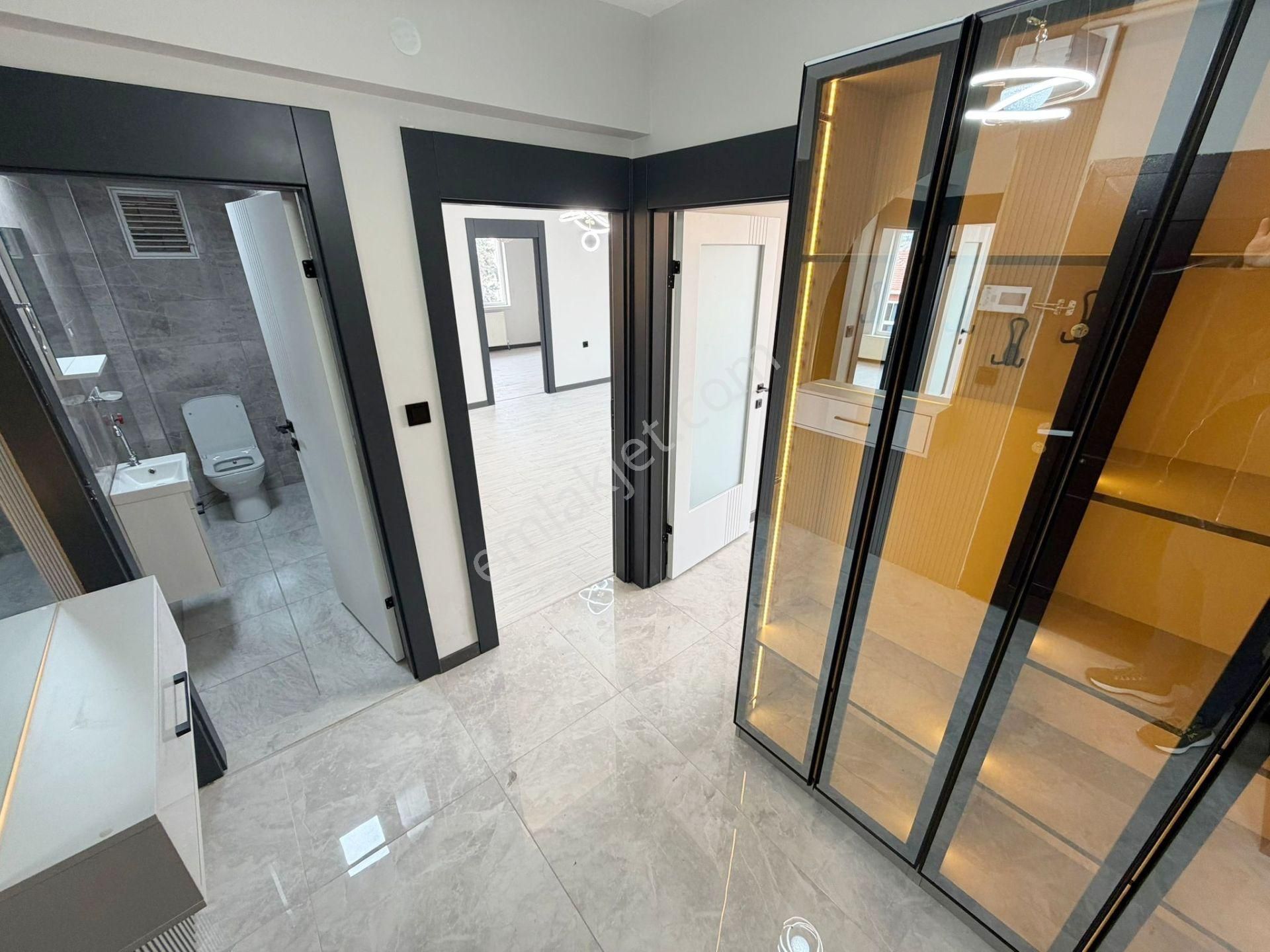 Öz'maşallah.dan Keçiörende Manzaralı Önü Açık Yapılı 3+1 - Görsel 25