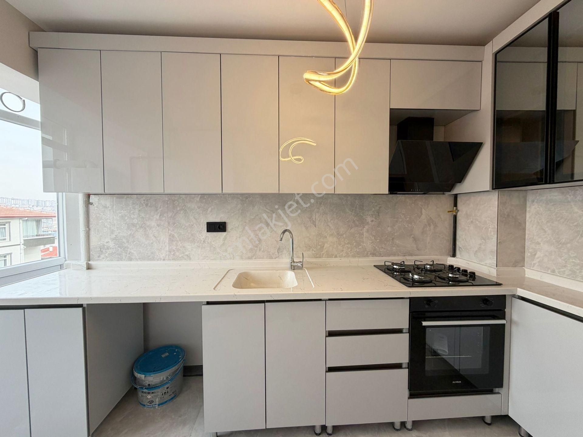 Öz'maşallah.dan Keçiörende Manzaralı Önü Açık Yapılı 3+1 - Görsel 3