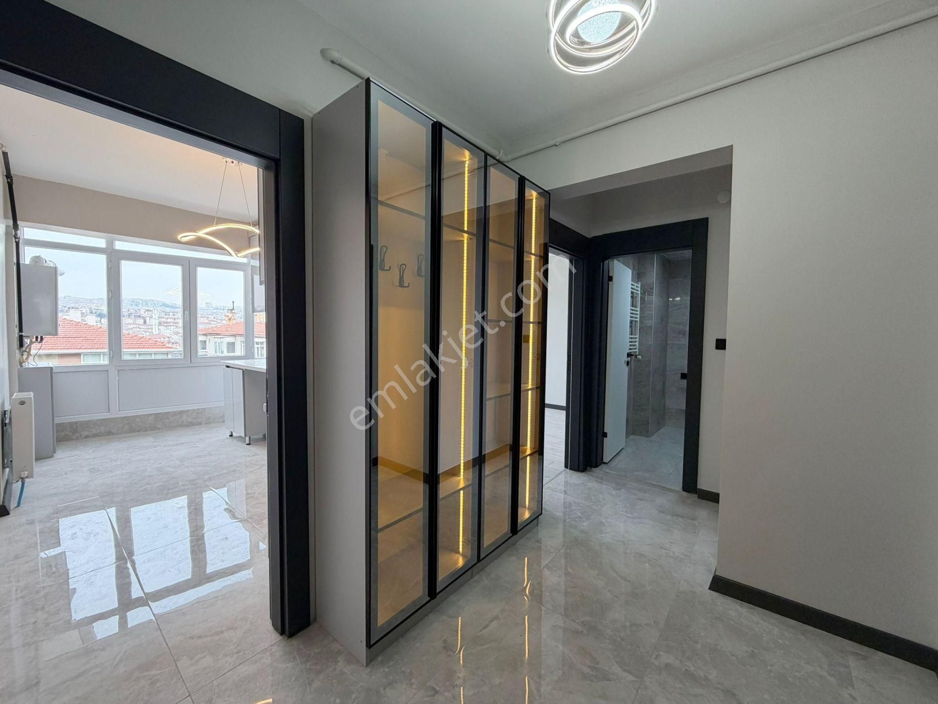 Öz'maşallah.dan Keçiörende Manzaralı Önü Açık Yapılı 3+1 - Görsel 22