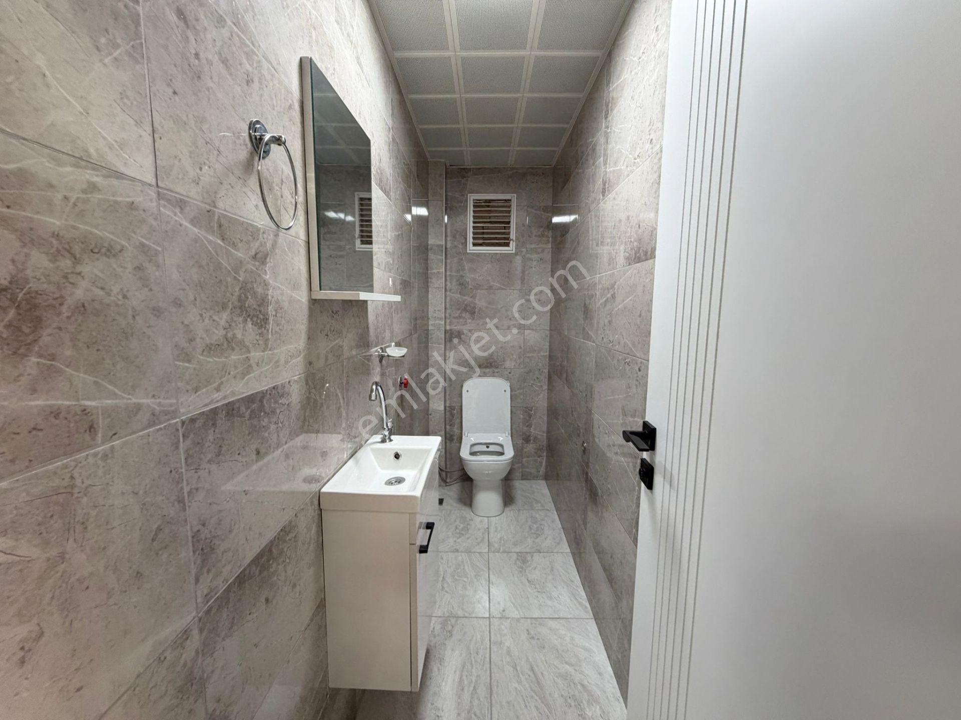 Öz'maşallah.dan Keçiörende Manzaralı Önü Açık Yapılı 3+1 - Görsel 21