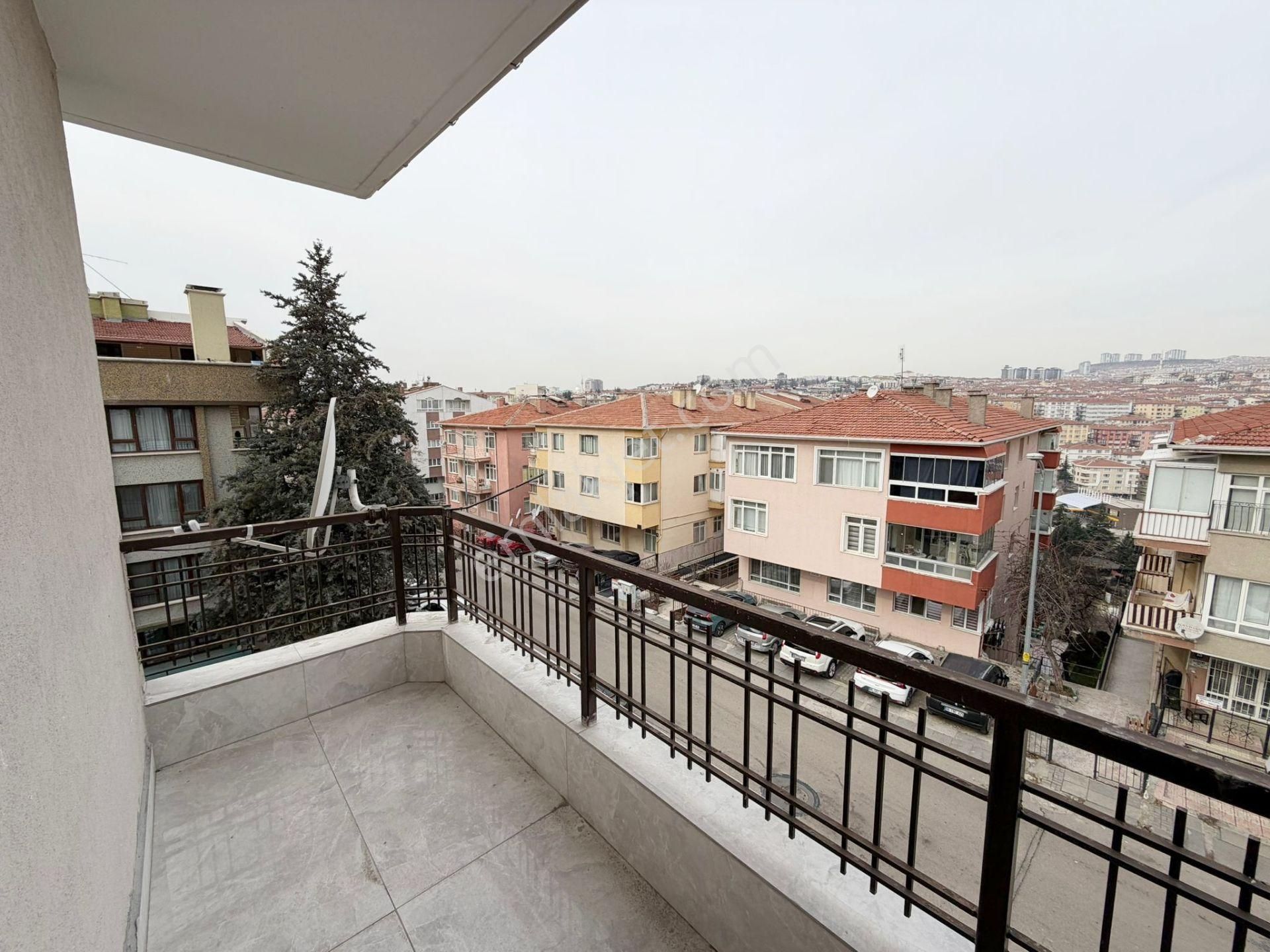 Öz'maşallah.dan Keçiörende Manzaralı Önü Açık Yapılı 3+1 - Görsel 17