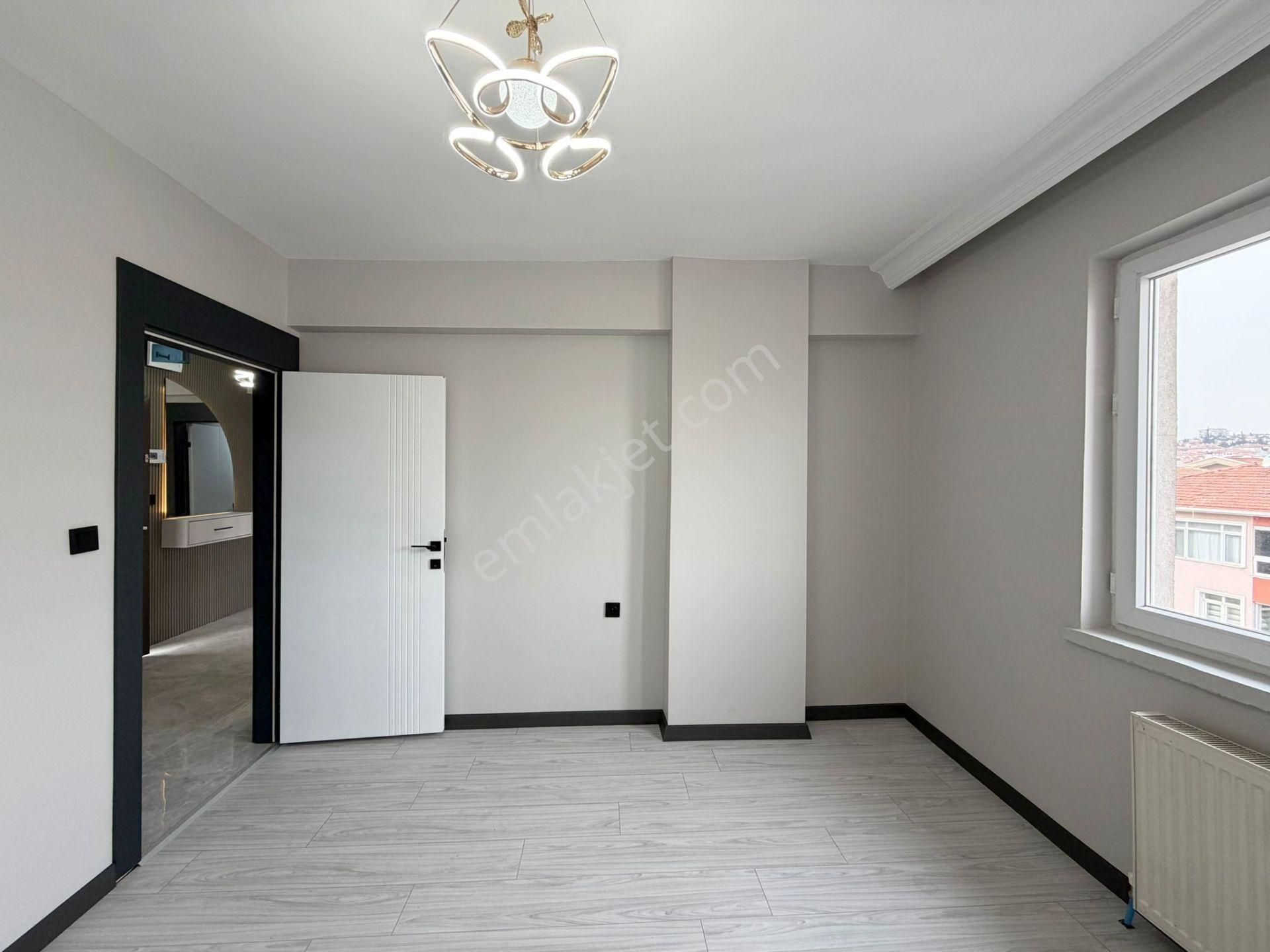 Öz'maşallah.dan Keçiörende Manzaralı Önü Açık Yapılı 3+1 - Görsel 13